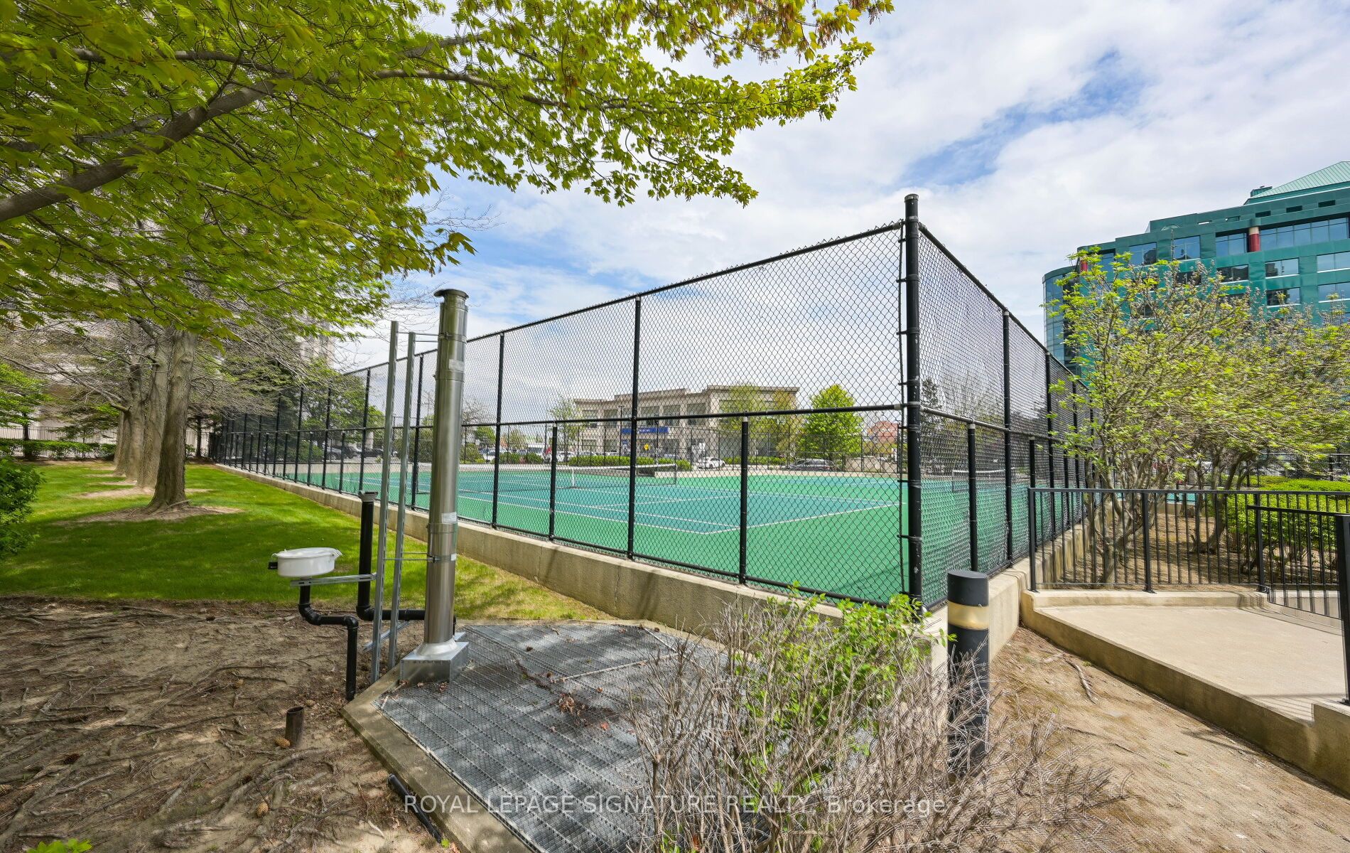 #1126 - 25 Kingsbridge Garden Circle Property Photo 47