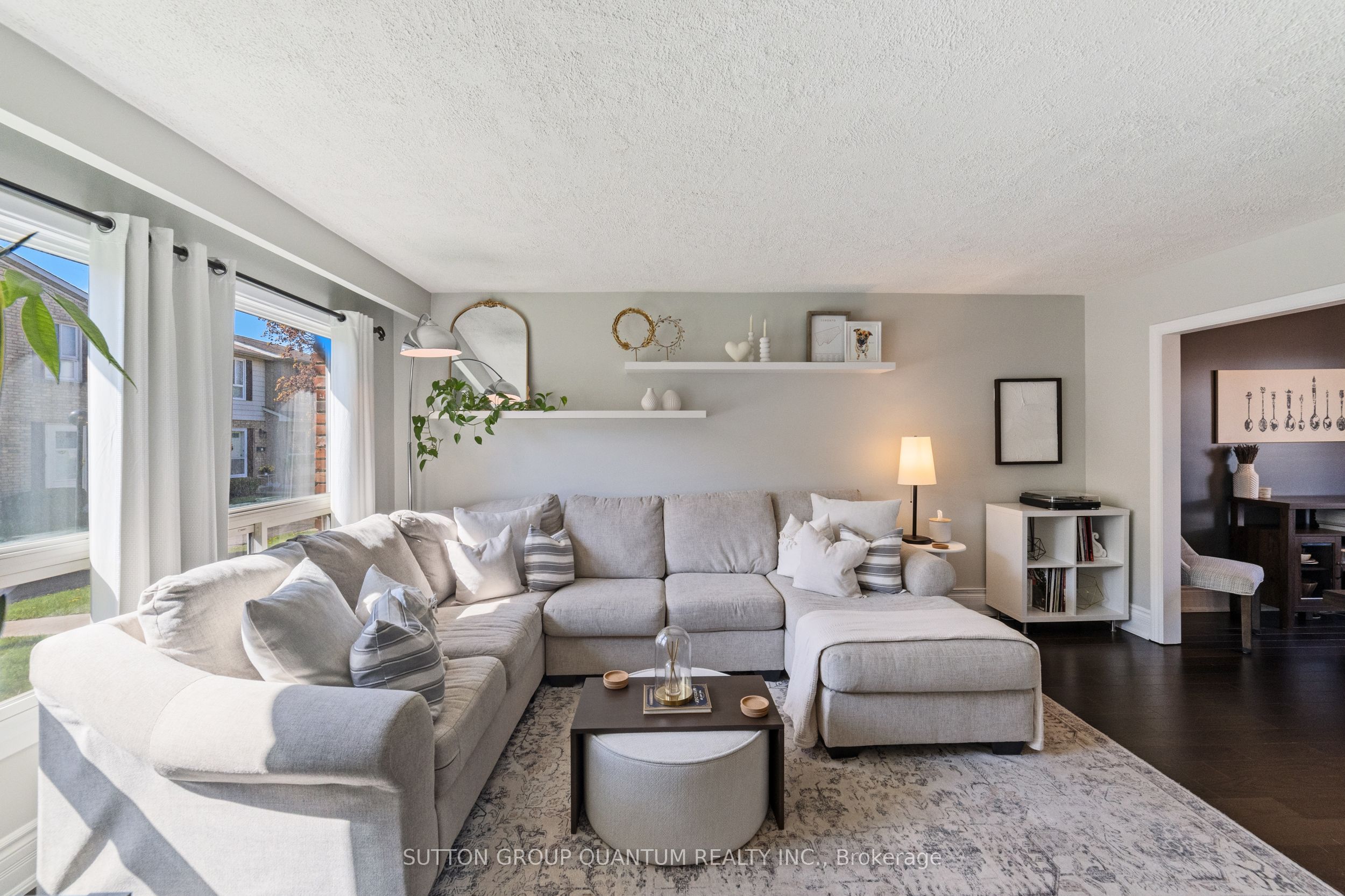 #44 - 5475 Lakeshore Road Property Photo 4