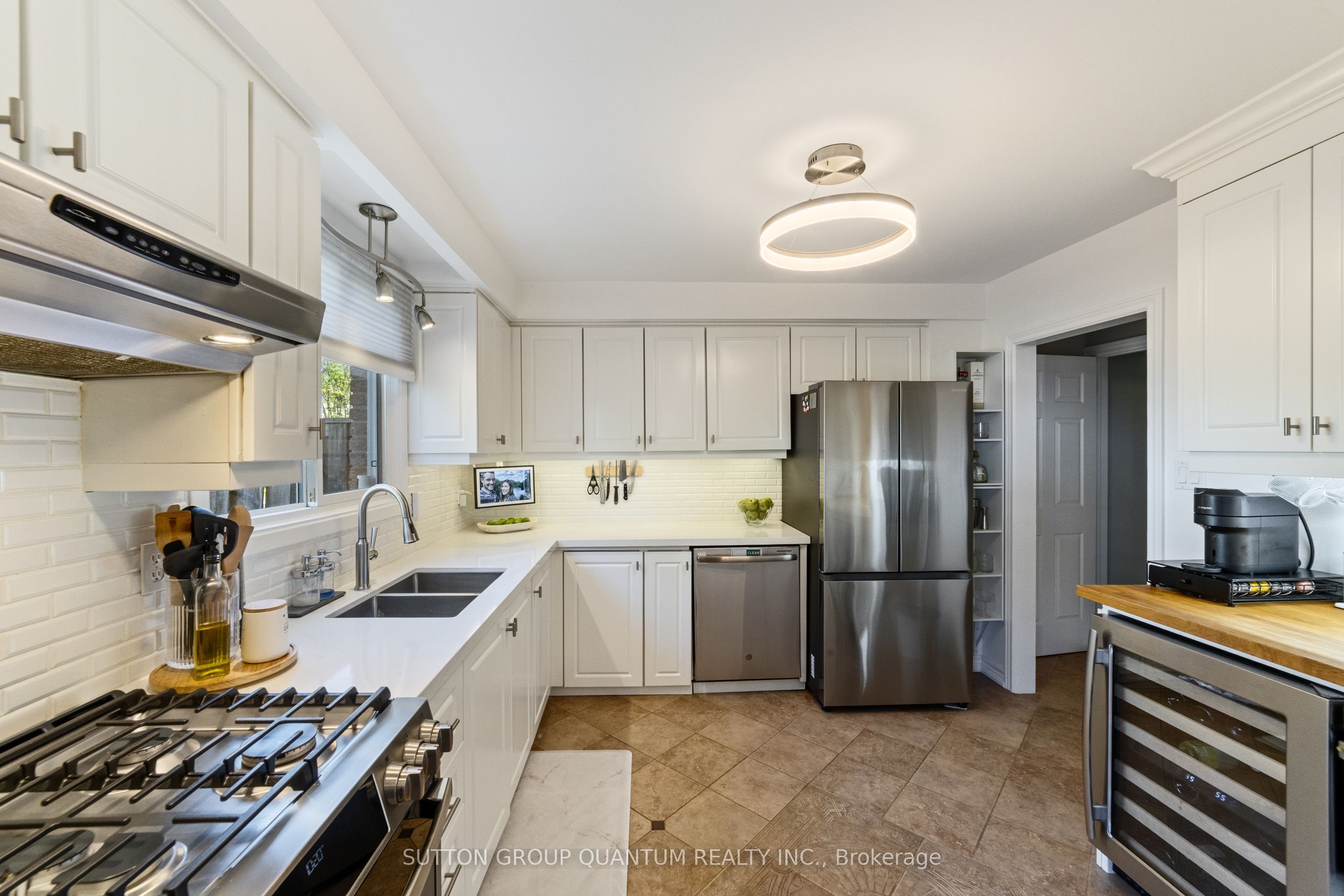 #44 - 5475 Lakeshore Road Property Photo 10