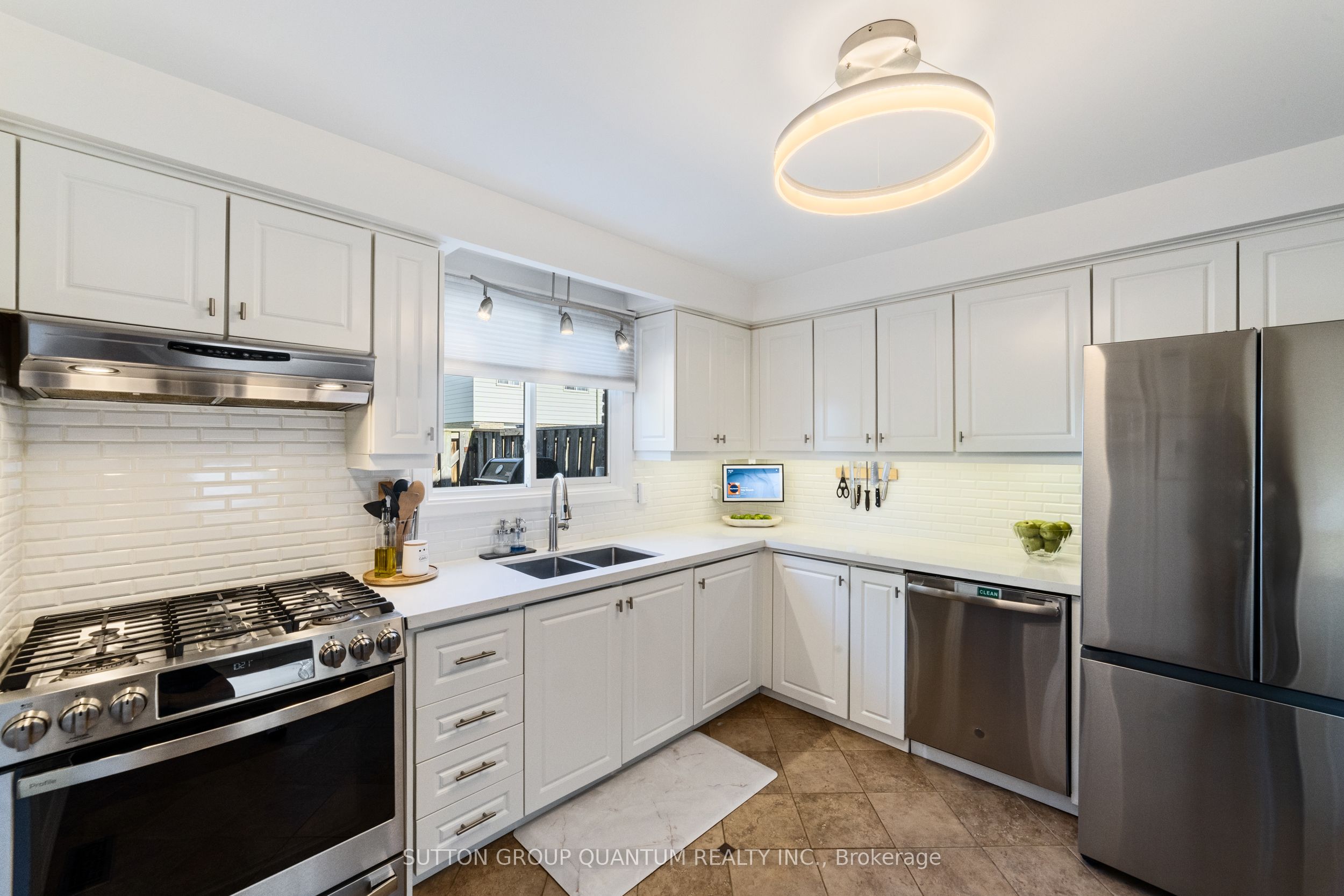 #44 - 5475 Lakeshore Road Property Photo 11