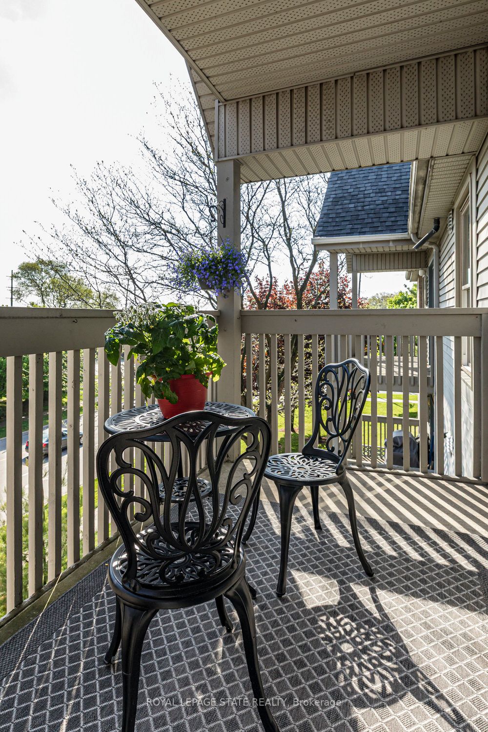 #322 - 2010 Cleaver Avenue Property Photo 8