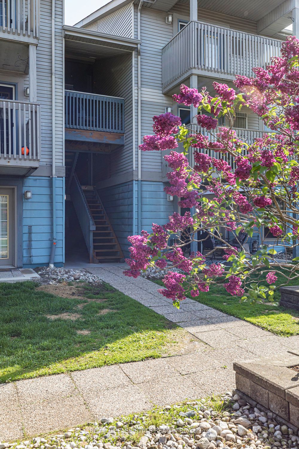 #322 - 2010 Cleaver Avenue Property Photo 30