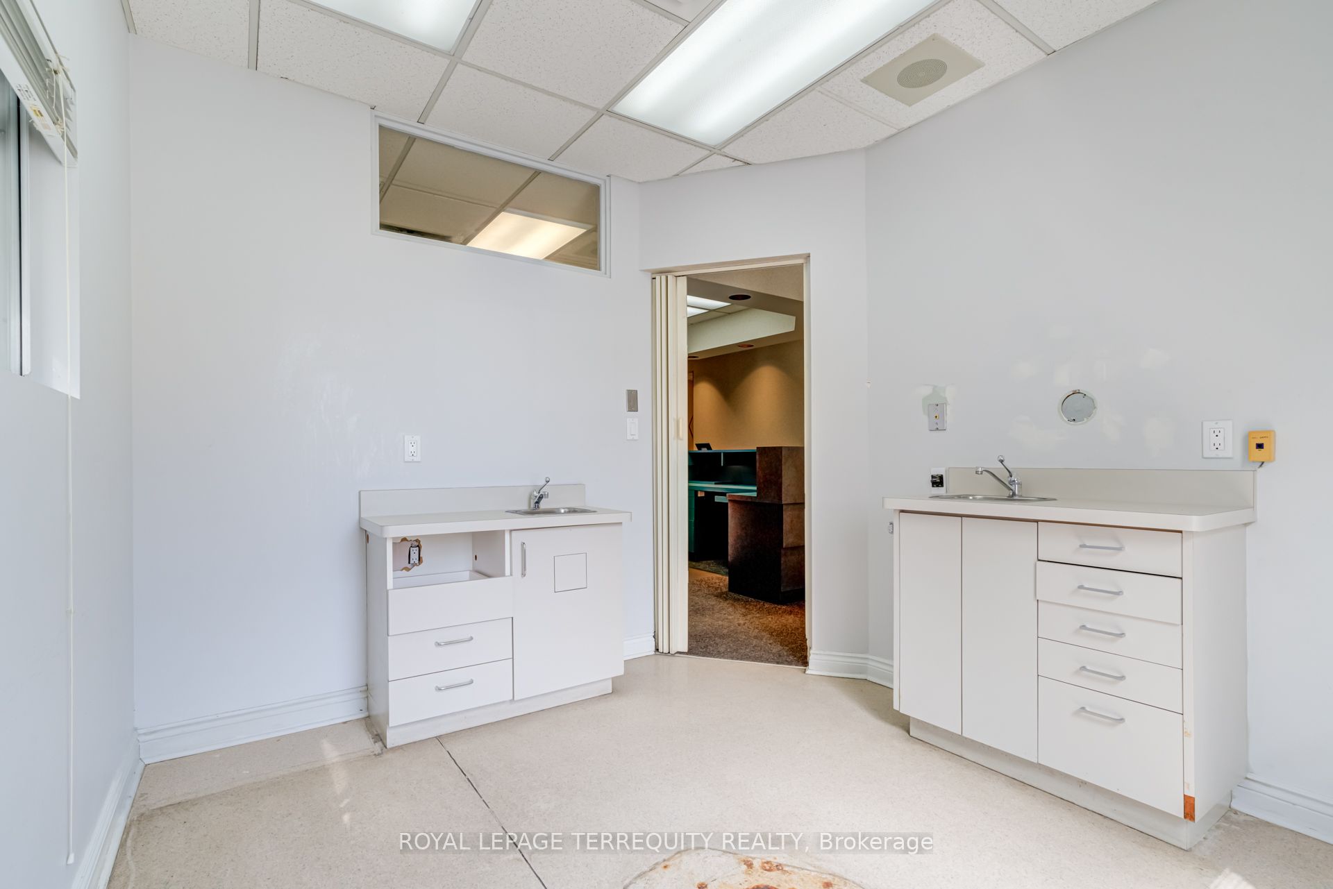 1244 King Street W 2nd Flr Property Photo 12