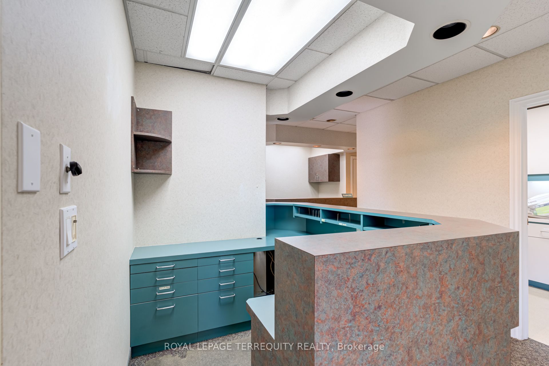 1244 King Street W 2nd Flr Property Photo 16