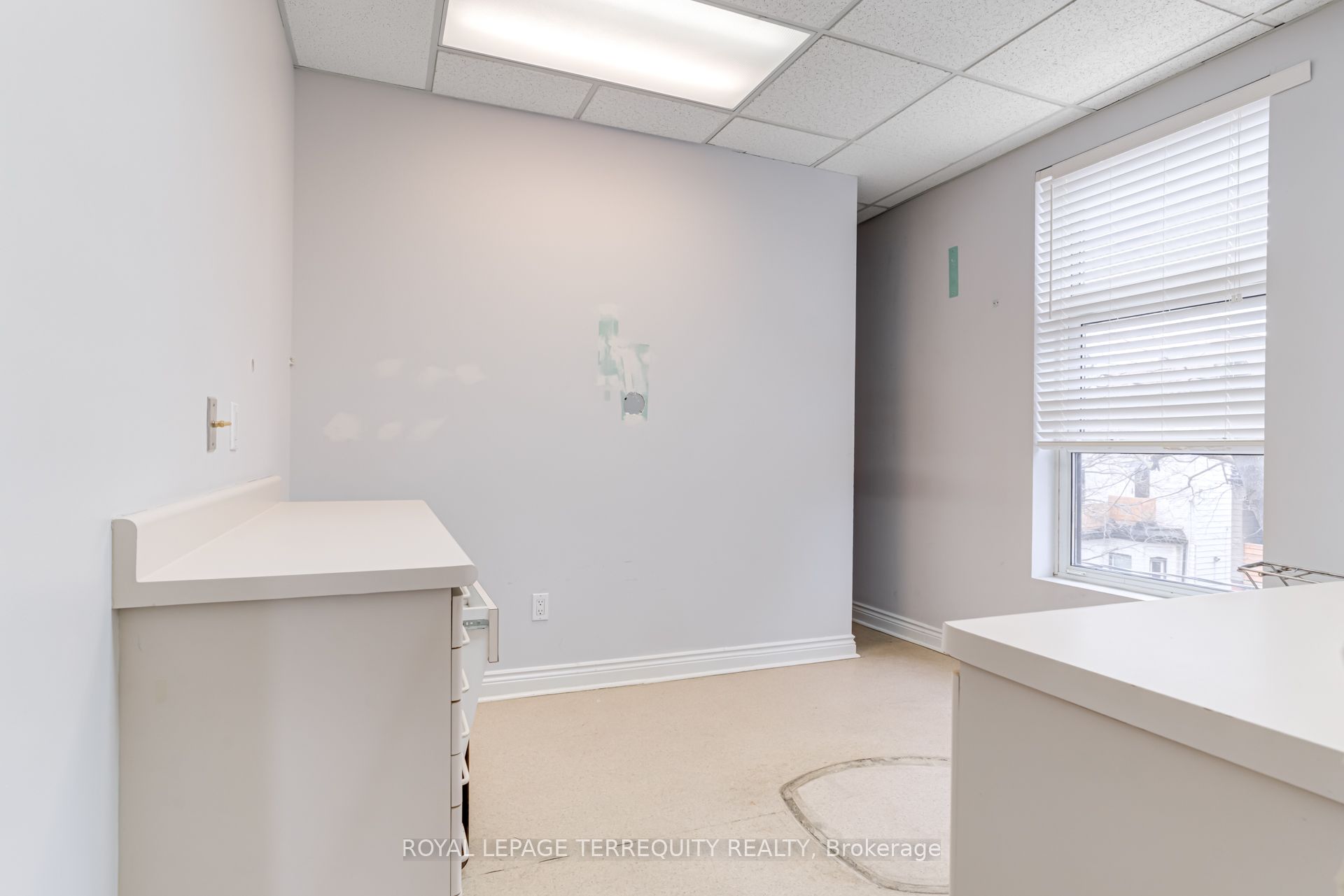 1244 King Street W 2nd Flr Property Photo 23