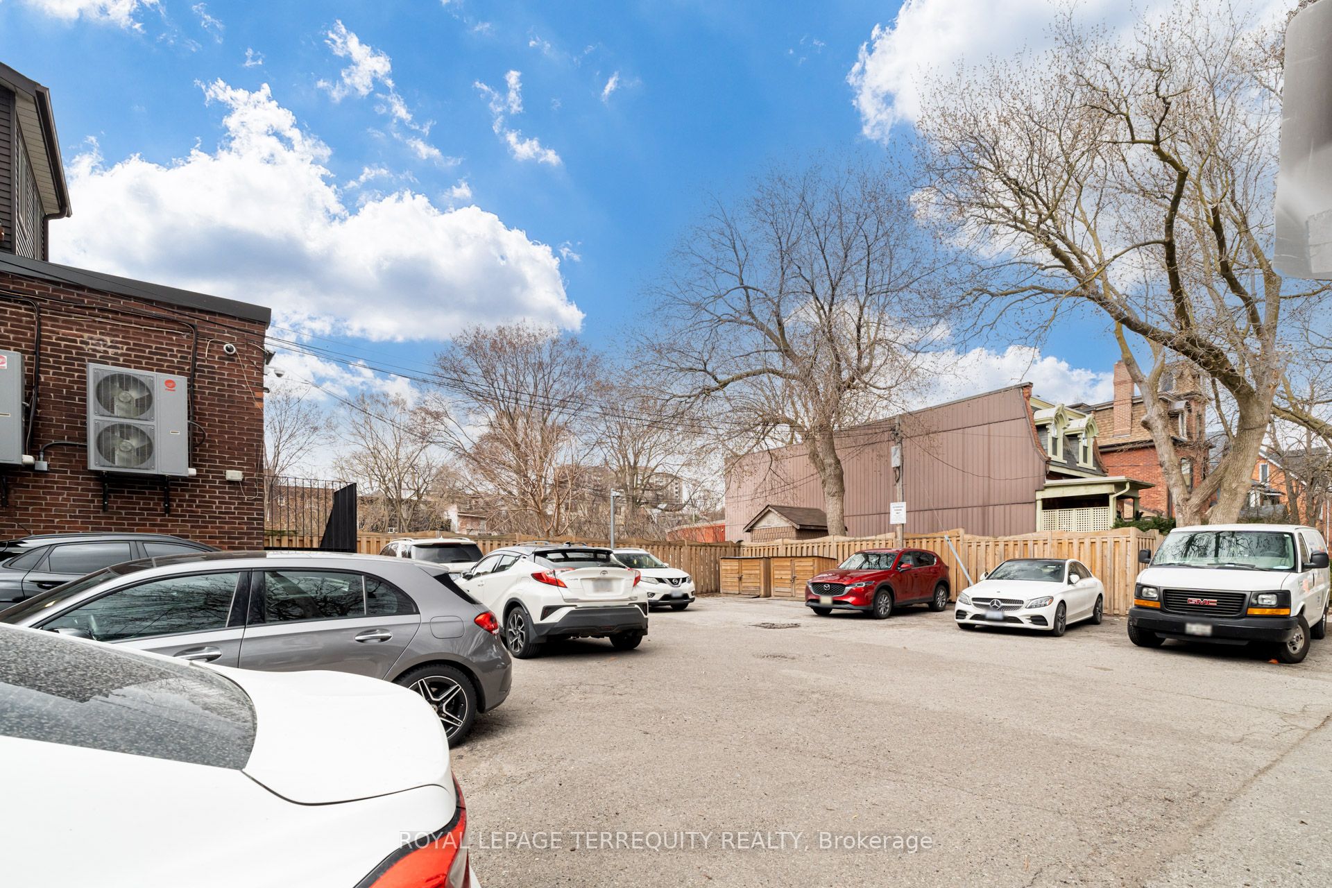 1244 King Street W 2nd Flr Property Photo 25