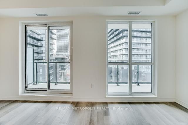 #505 - 39 Annie Craig Drive Property Photo 6