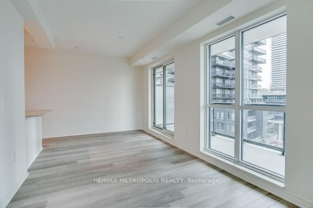 #505 - 39 Annie Craig Drive Property Photo 7