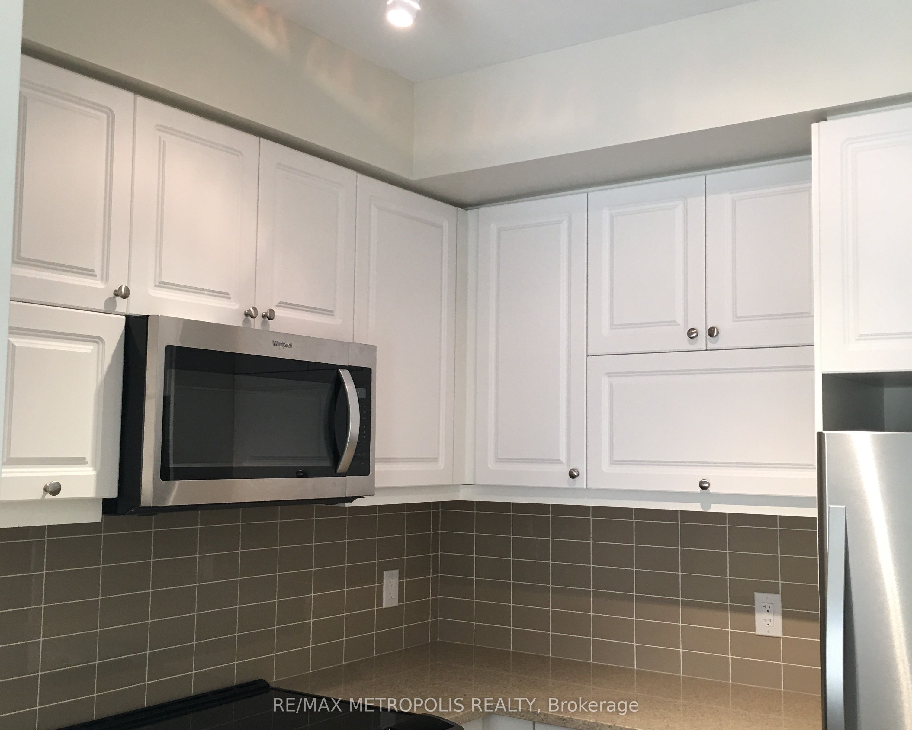 #505 - 39 Annie Craig Drive Property Photo 12