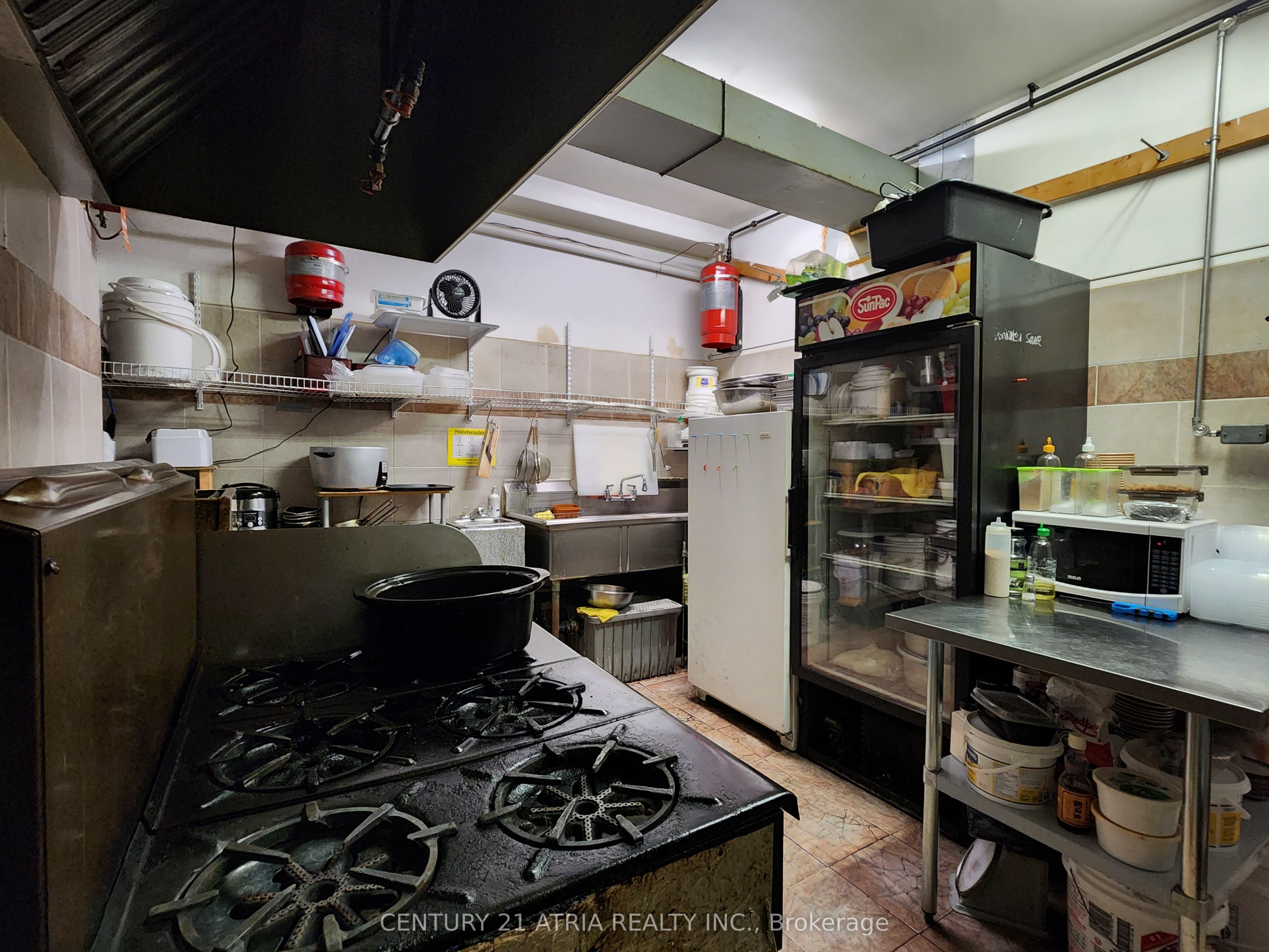 1553 Dupont Street Property Photo 6