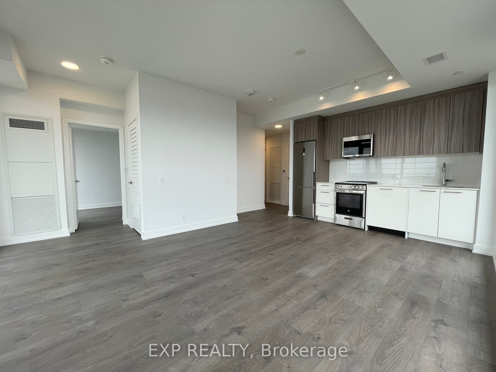 #508 - 215 Veterans Drive Property Photo 1