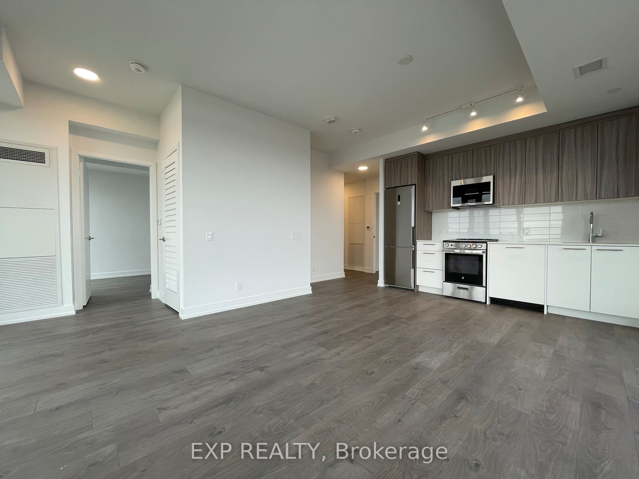 215 Veterans Drive 508 Property Photo 5