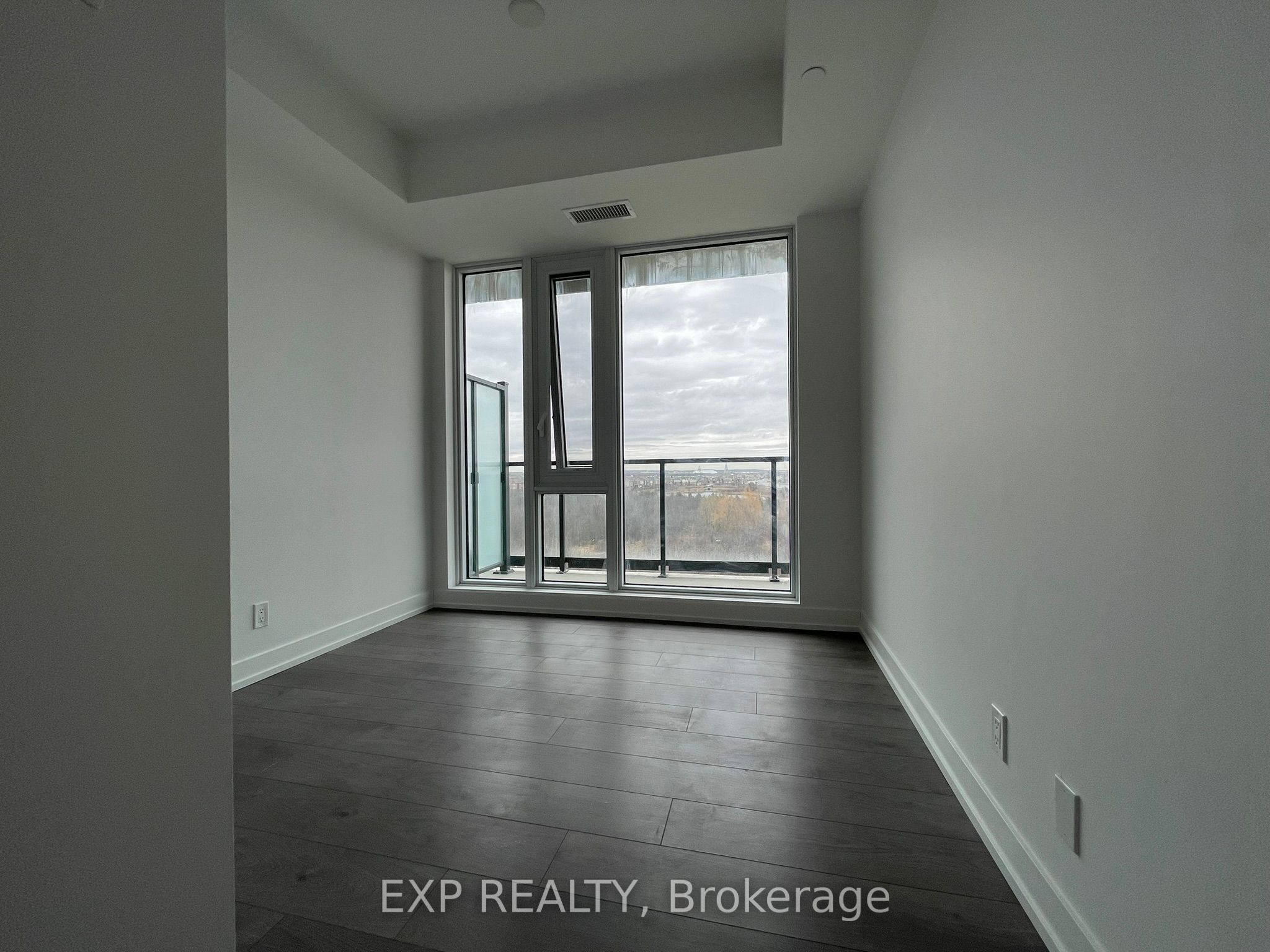 215 Veterans Drive 508 Property Photo 11
