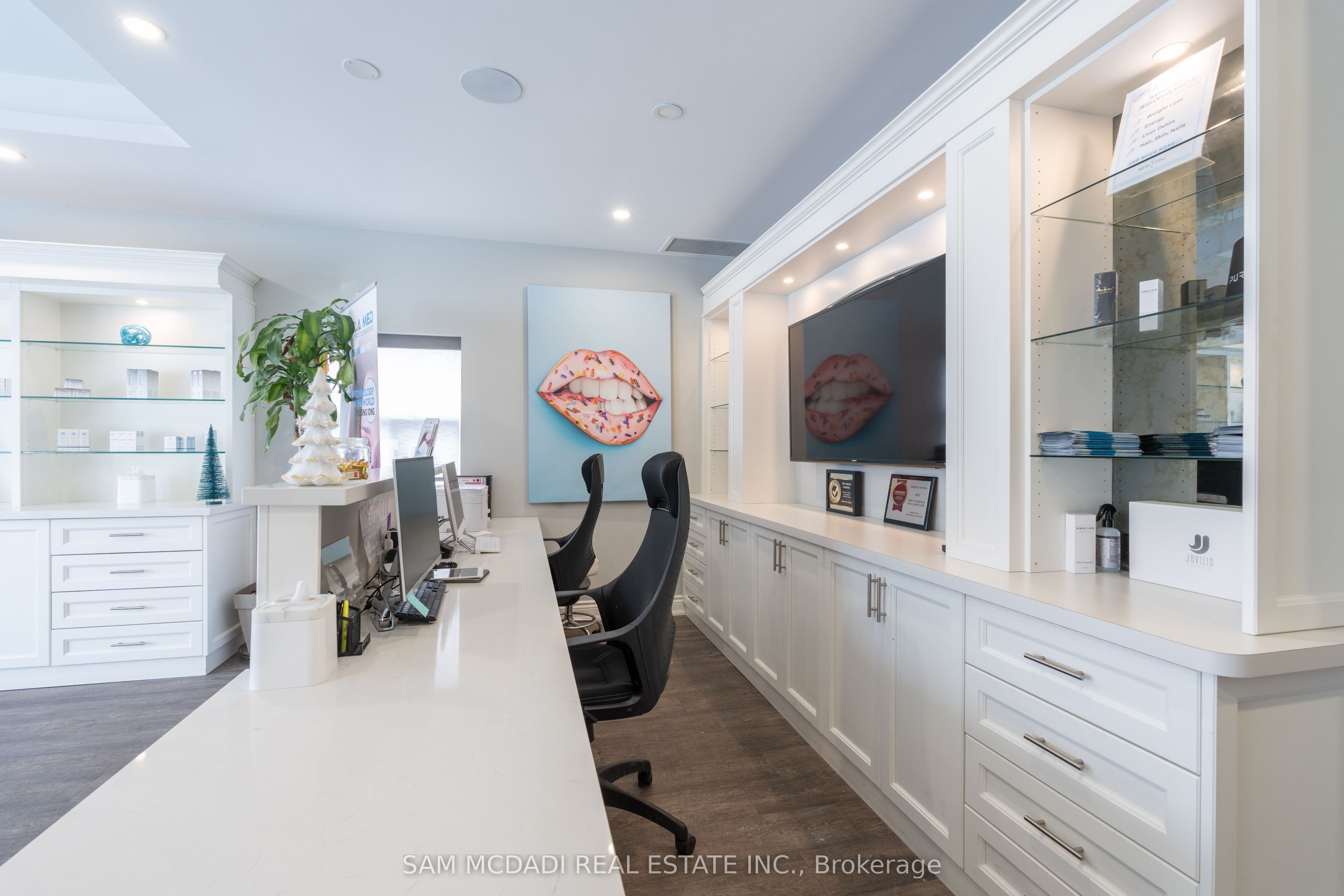 1651 Lakeshore Road W Property Photo 6