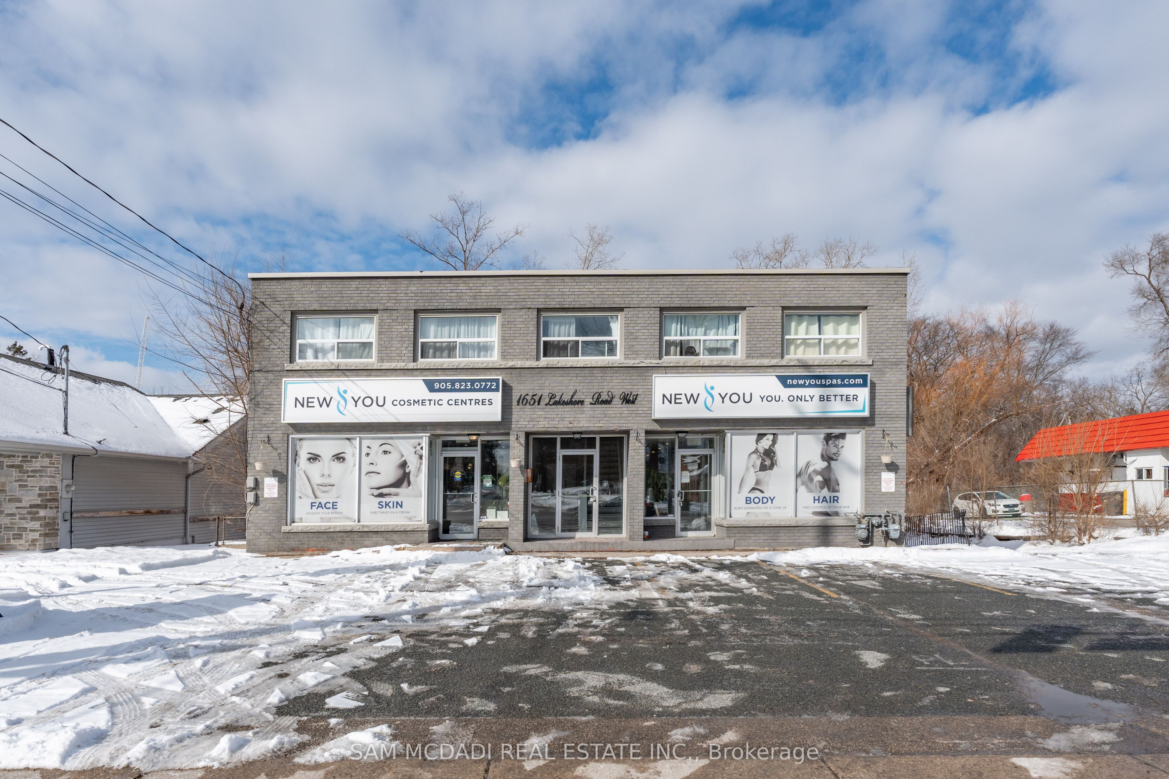 1651 Lakeshore Road W Property Photo 17