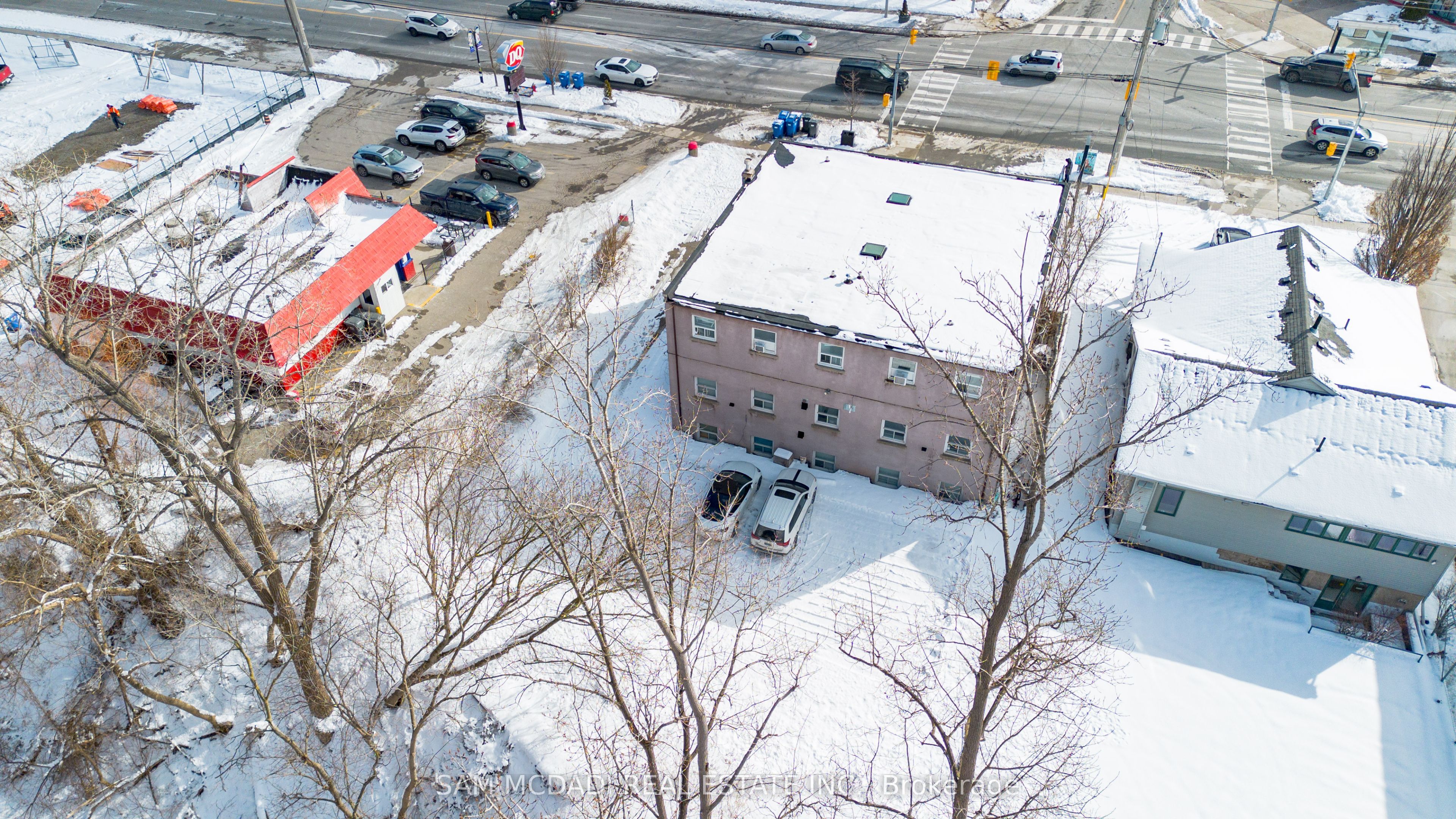 1651 Lakeshore Road W Property Photo 20