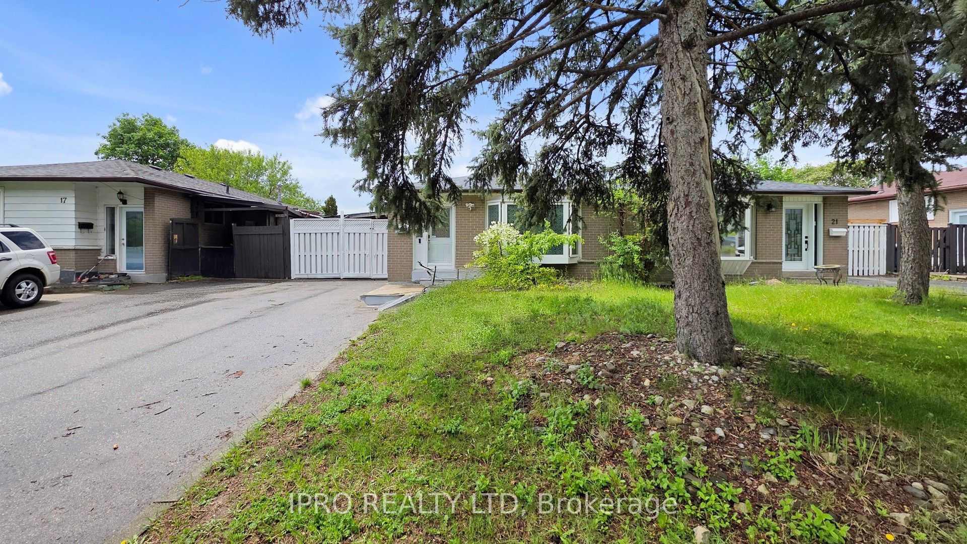 19 Flamingo Crescent Property Photo 2