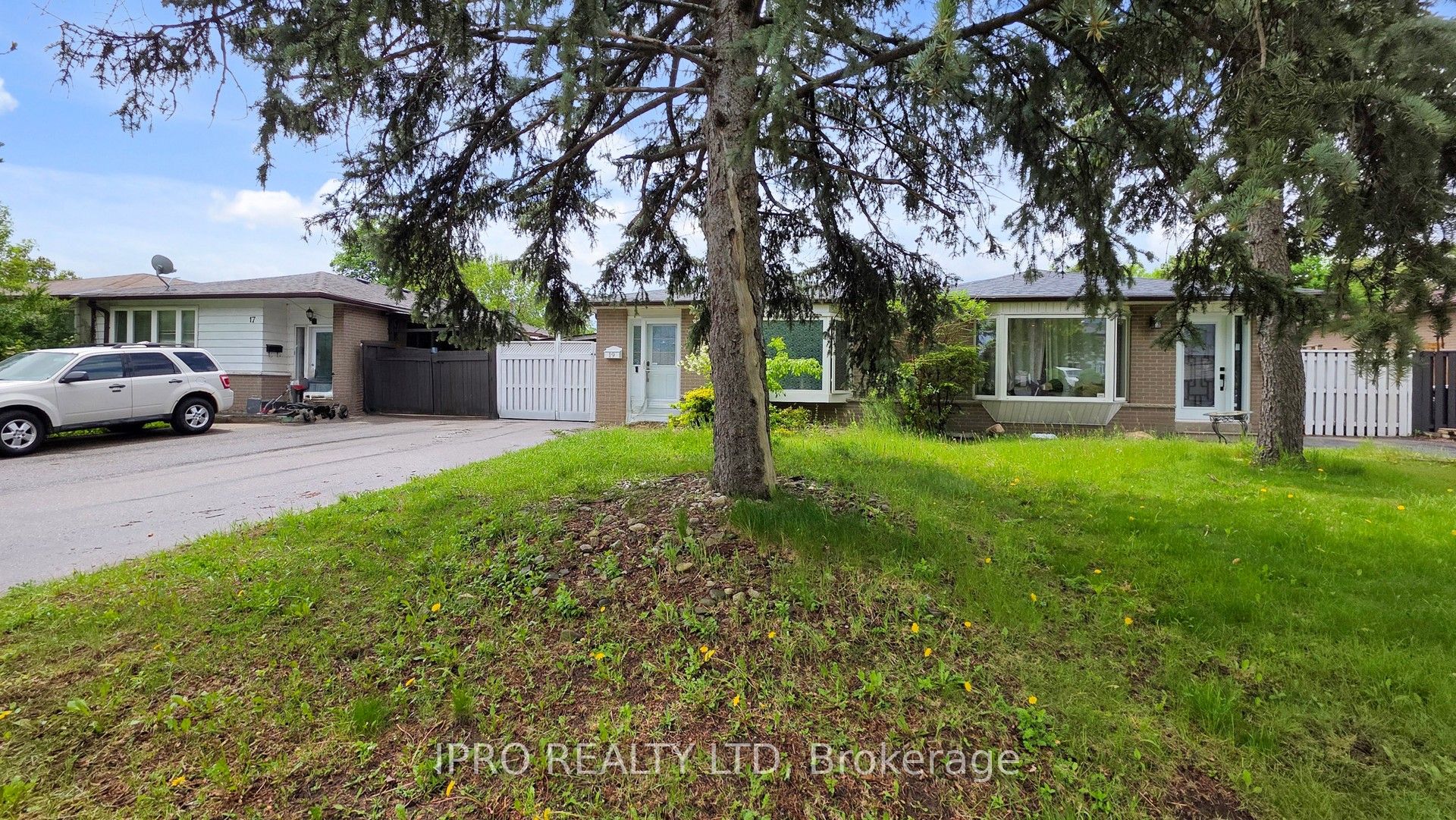 19 Flamingo Crescent Property Photo 3