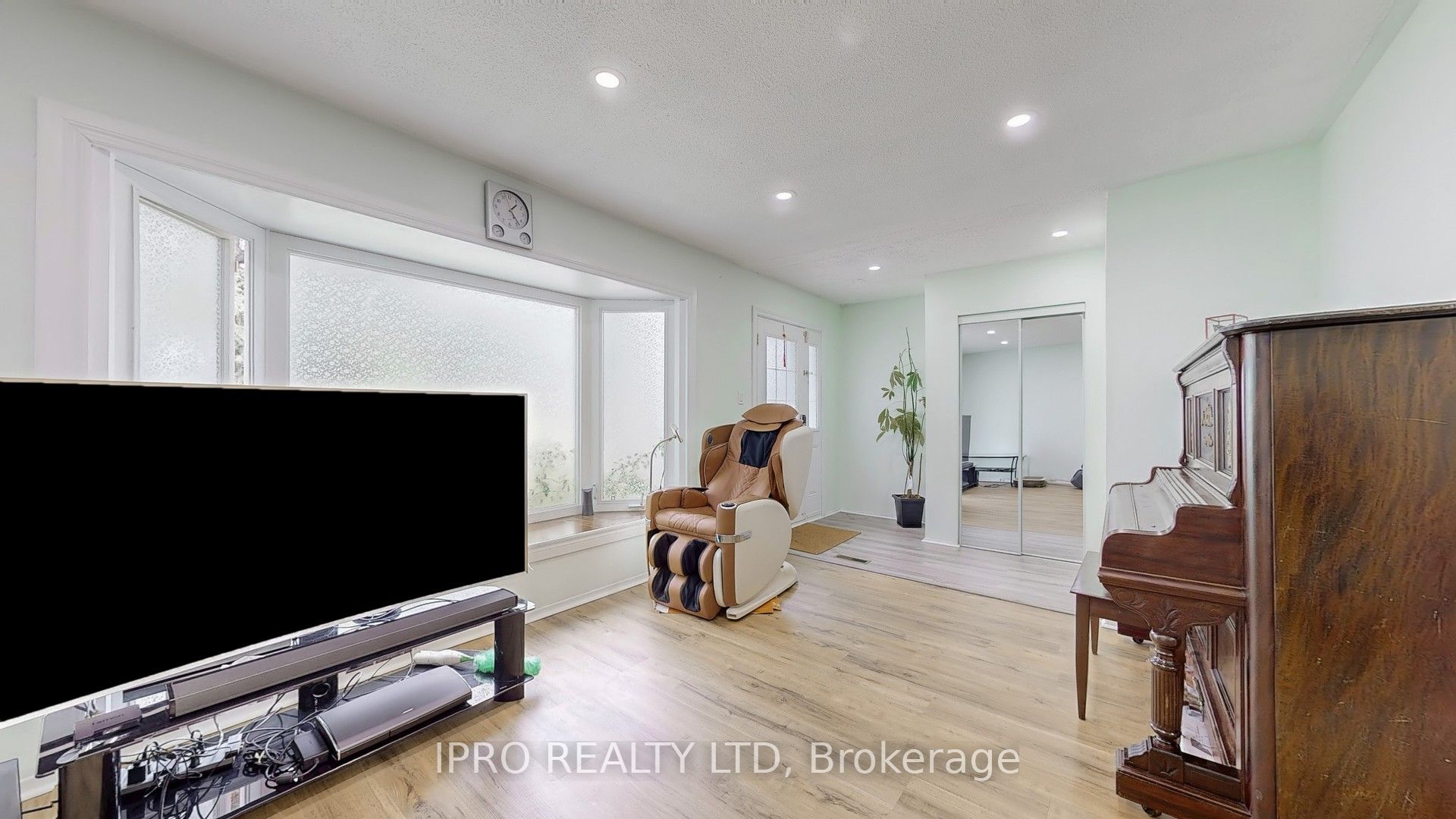 19 Flamingo Crescent Property Photo 6
