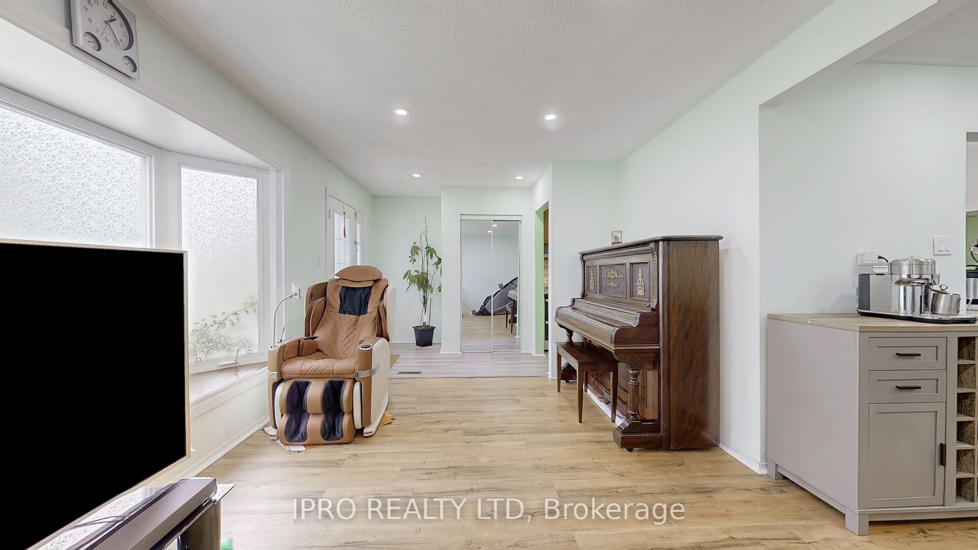 19 Flamingo Crescent Property Photo 9