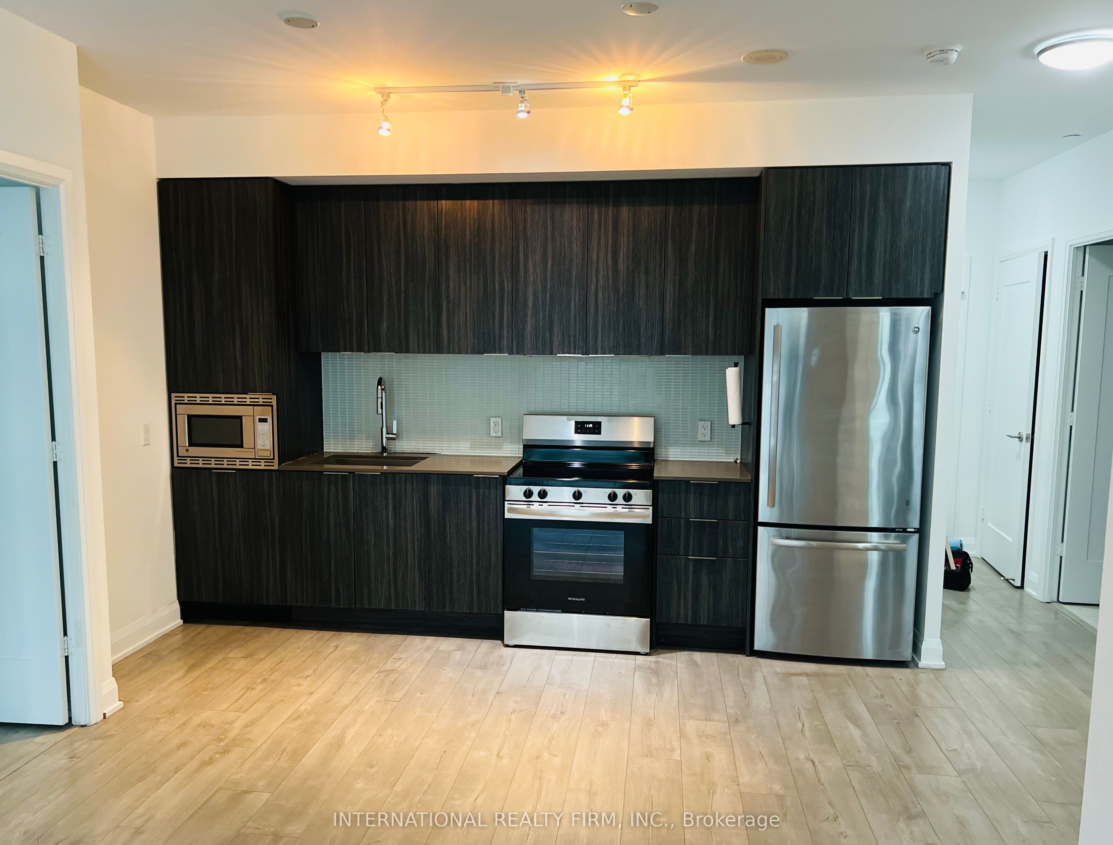 110 Marine Parade Drive 507 Property Photo 6