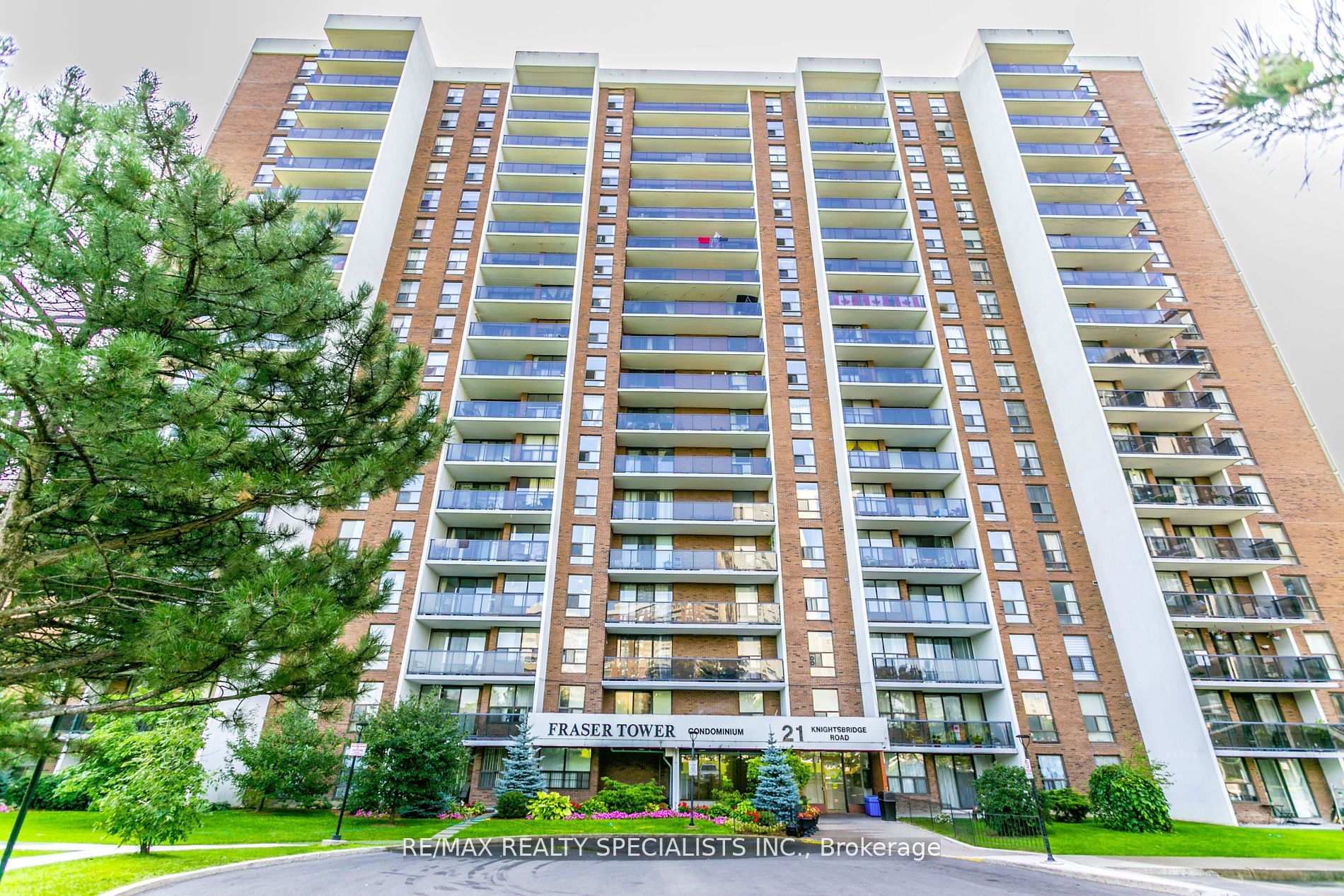 #1708 - 21 KNIGHTSBRIDGE Road Property Photo 1