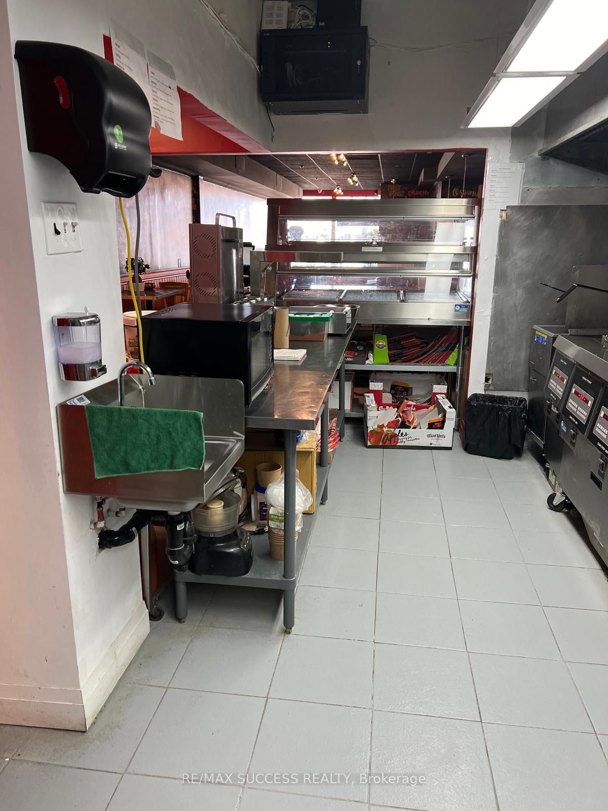 876 Brown's Line Property Photo 14