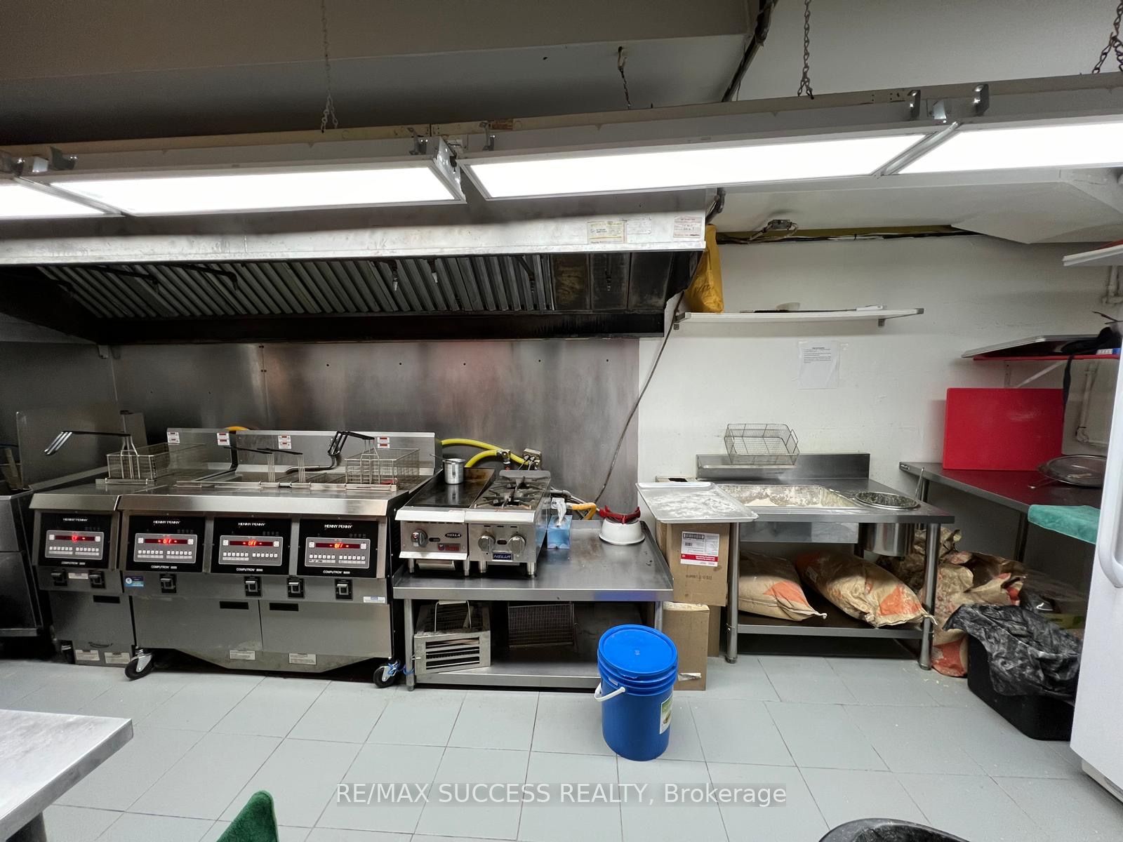 876 Brown's Line Property Photo 20
