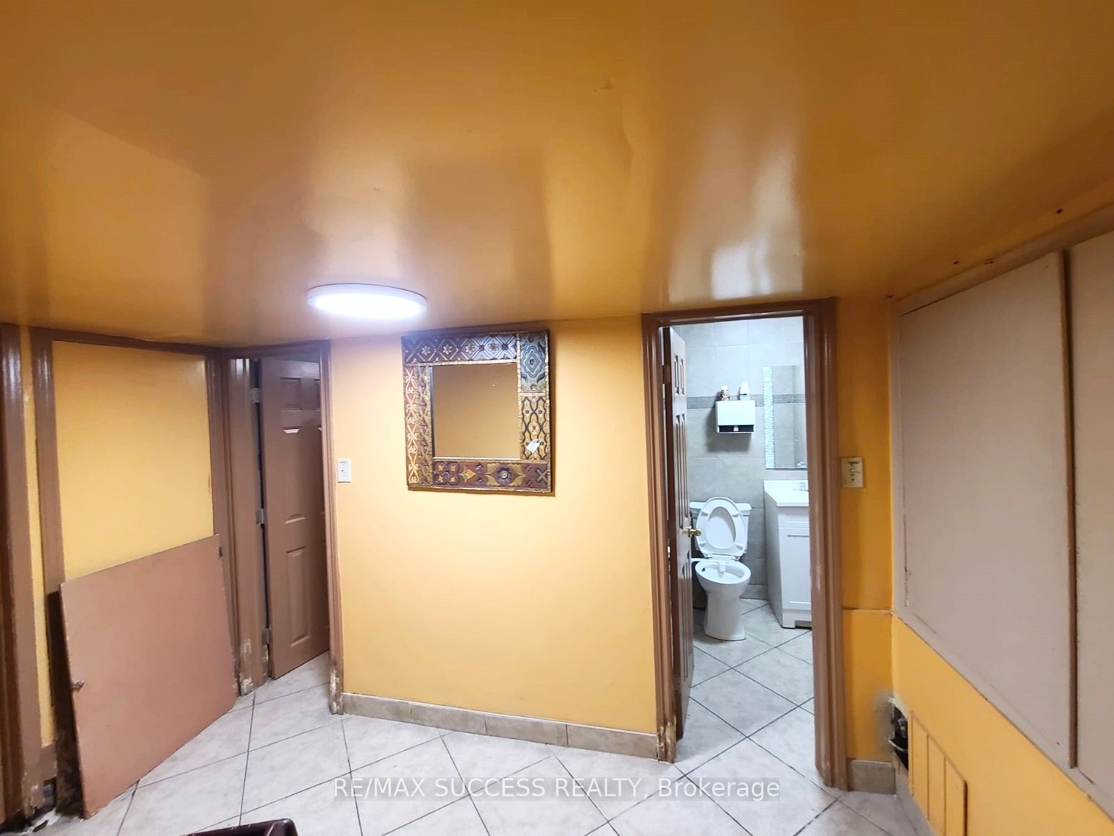 876 Brown's Line Property Photo 33