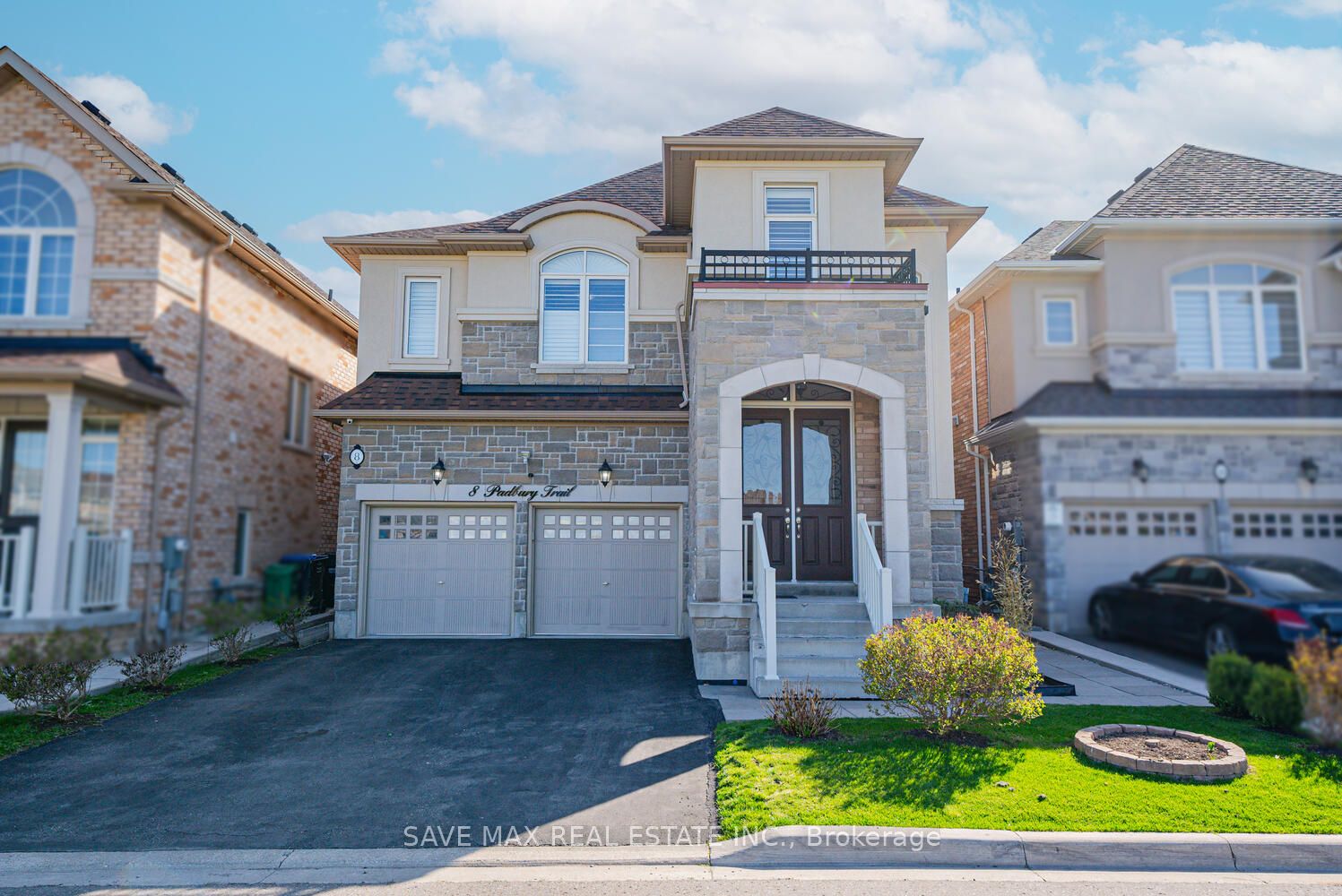 8 PADBURY Trail Property Photo 1