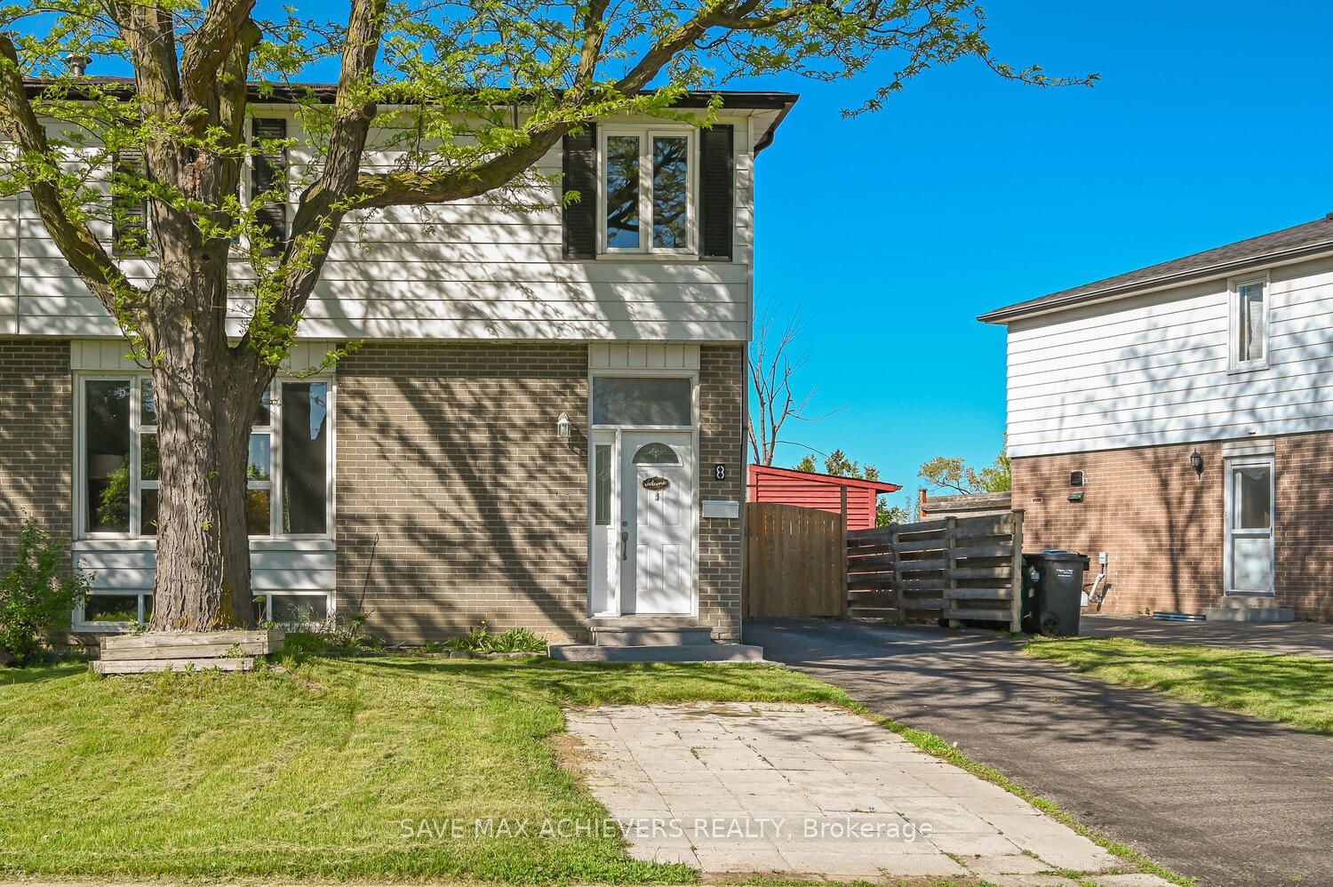 8 Earnscliffe Gate Property Photo