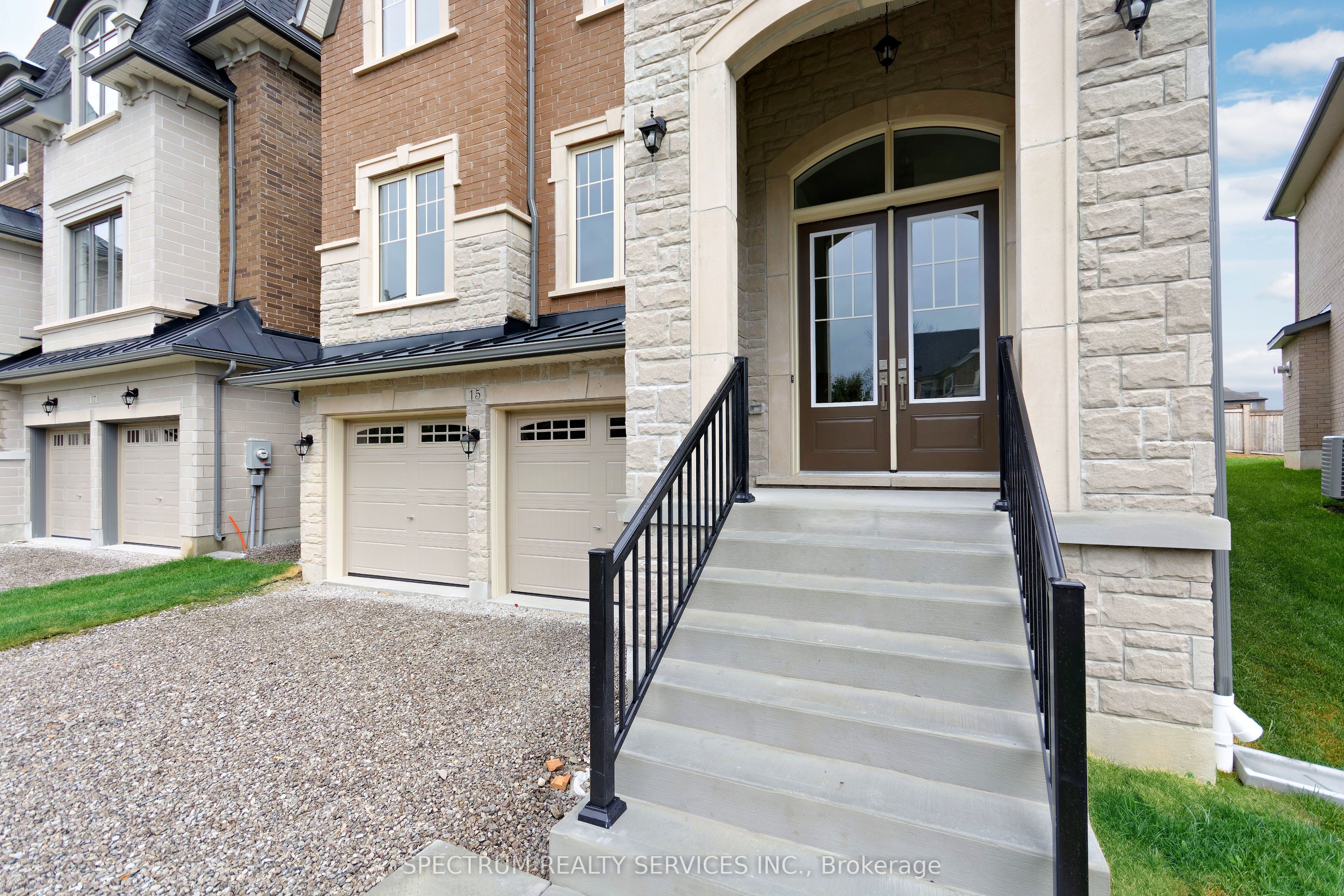 15 Swamp Sparrow Court Property Photo 1