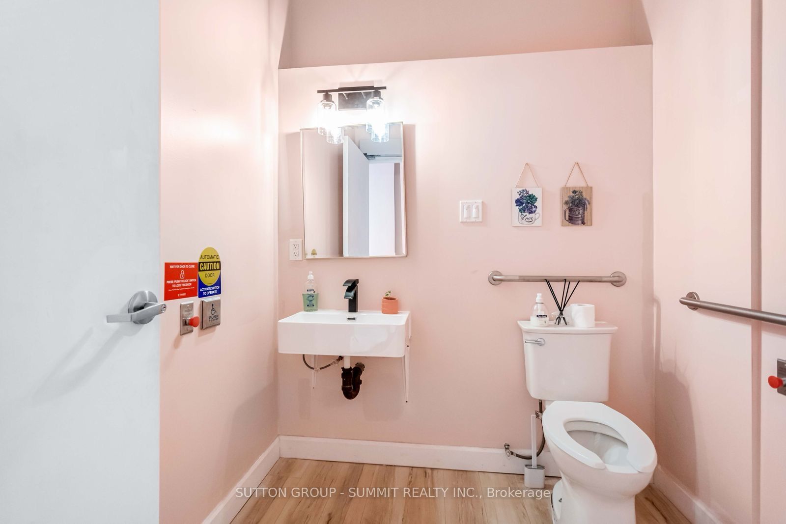 128 Burnhamthrope Road Property Photo 2