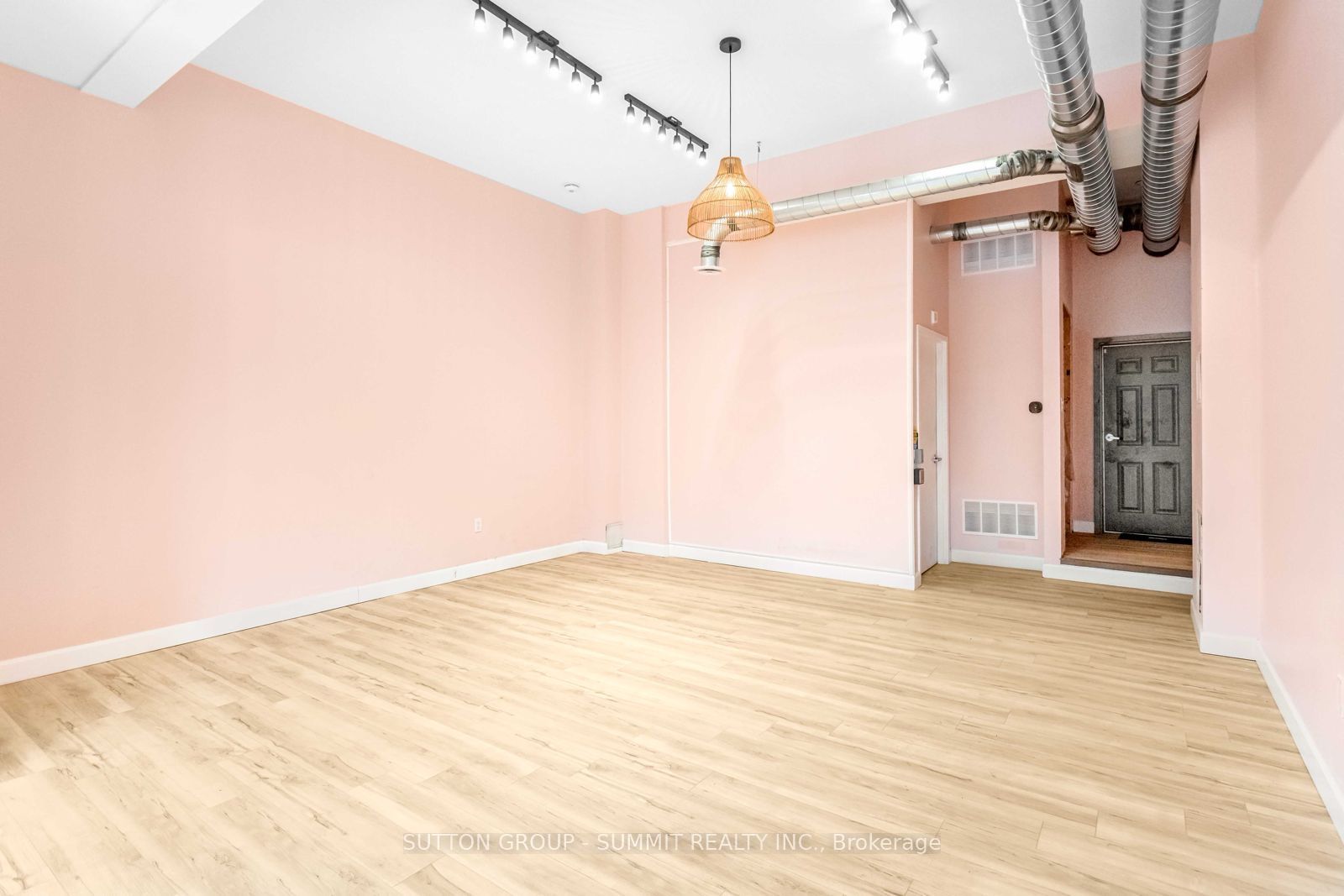 128 Burnhamthrope Road Property Photo 6
