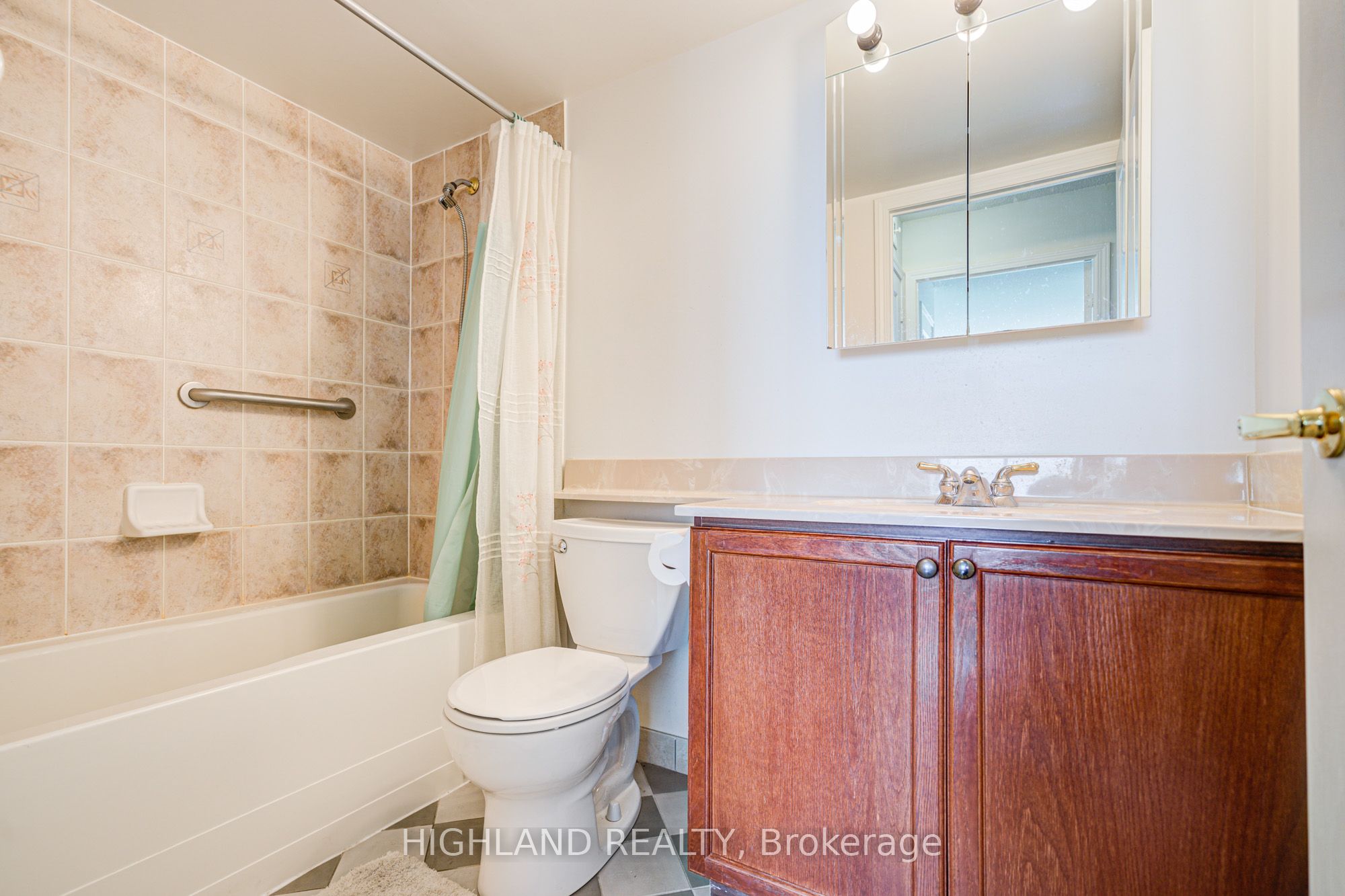 4879 Kimbermount Ave Property Photo 9