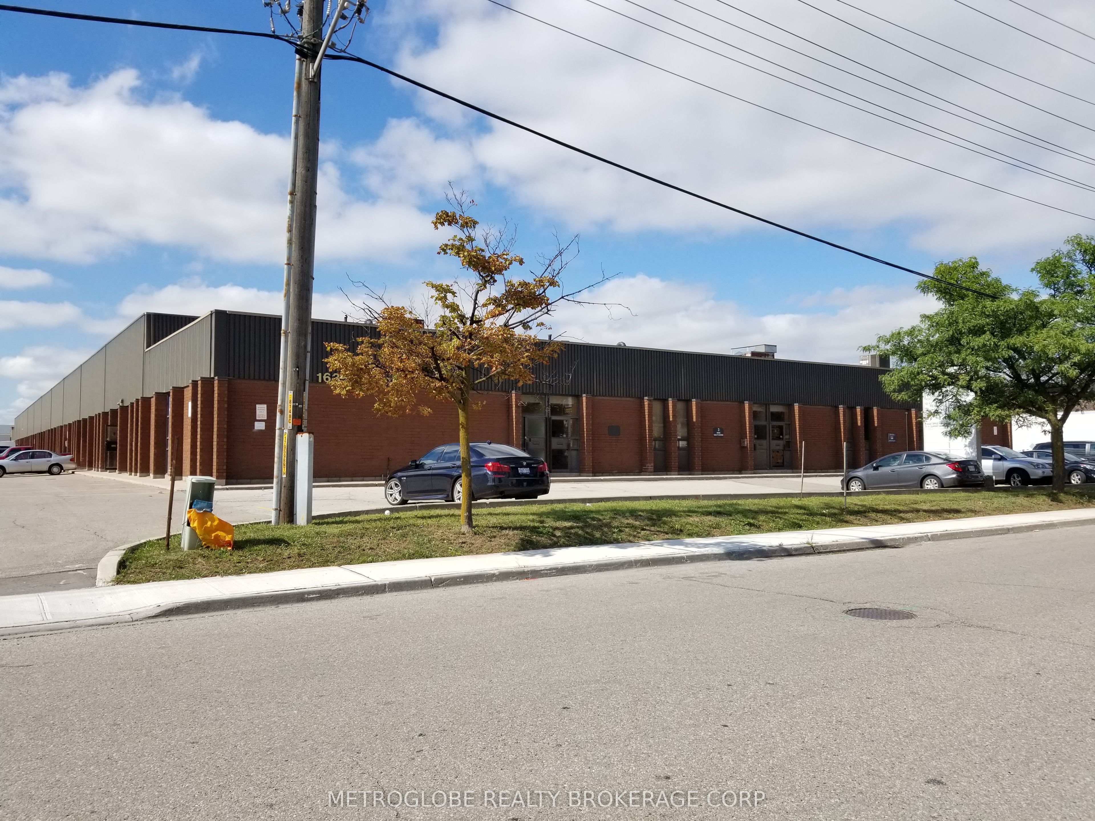 1635 Sismet Rd Property Photo 2