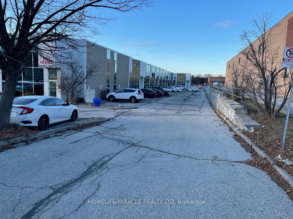 259 Traders Blvd E Property Photo