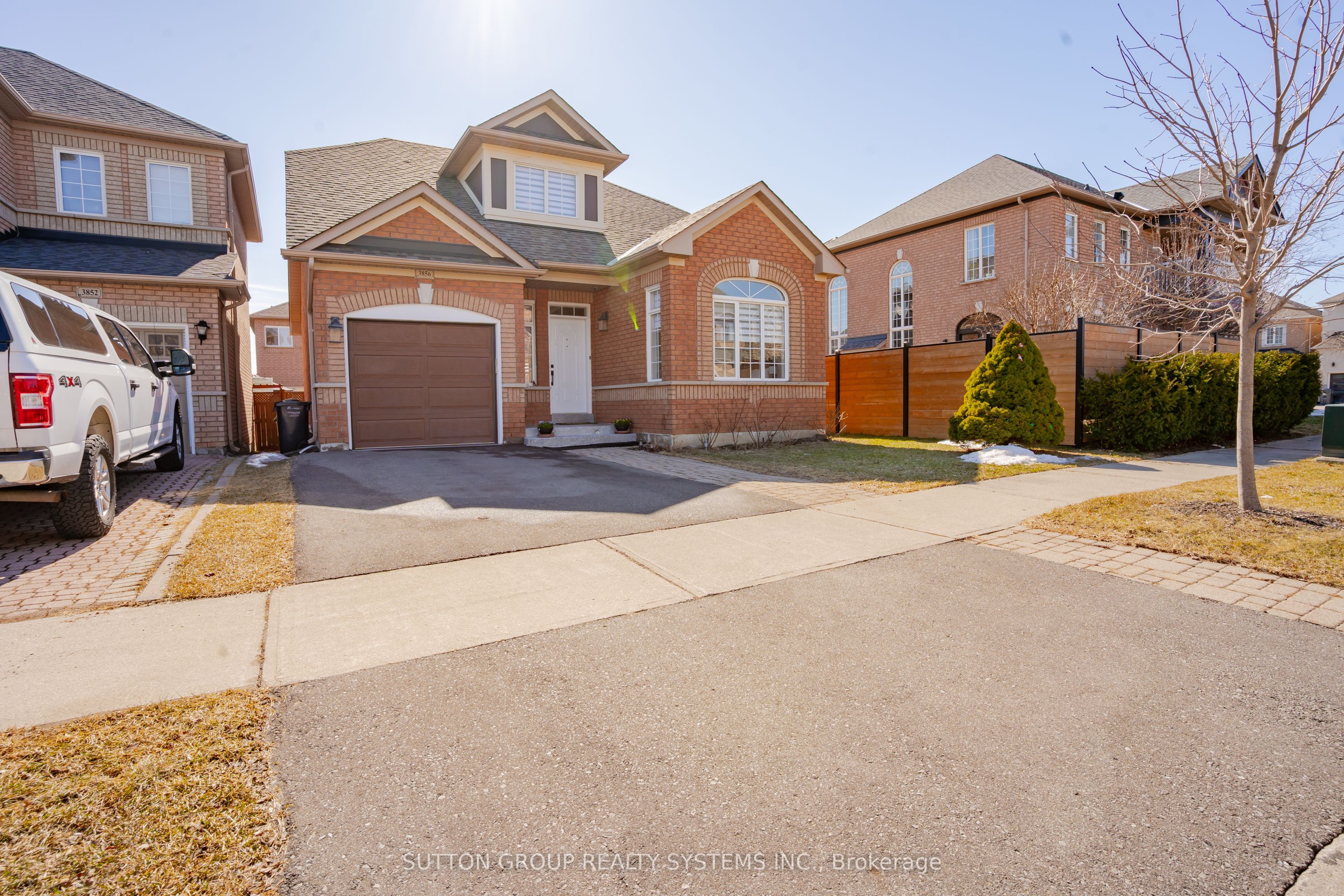 3856 Edgecliffe Run Property Photo