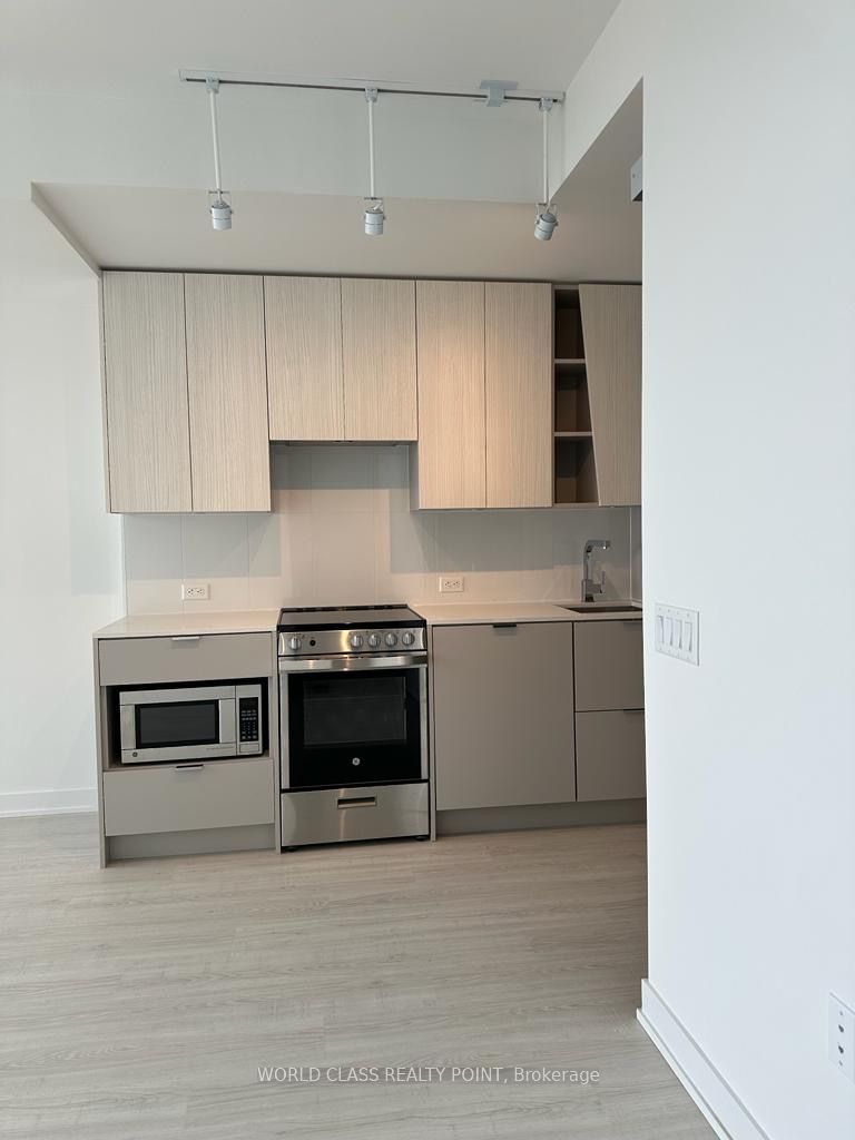 #1207 - 3883 Quartz Road Property Photo 13