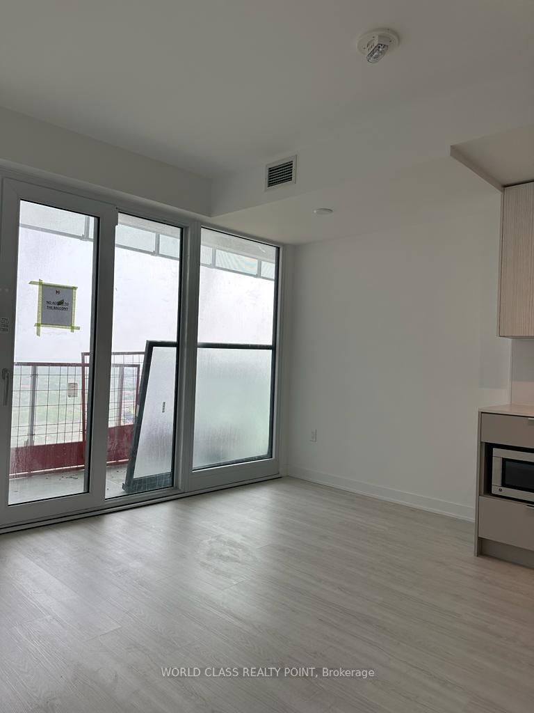 #1207 - 3883 Quartz Road Property Photo 16