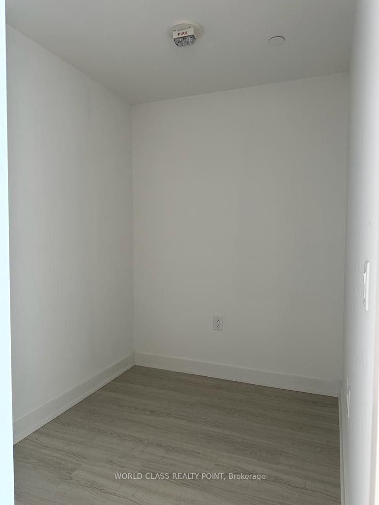 #1207 - 3883 Quartz Road Property Photo 17