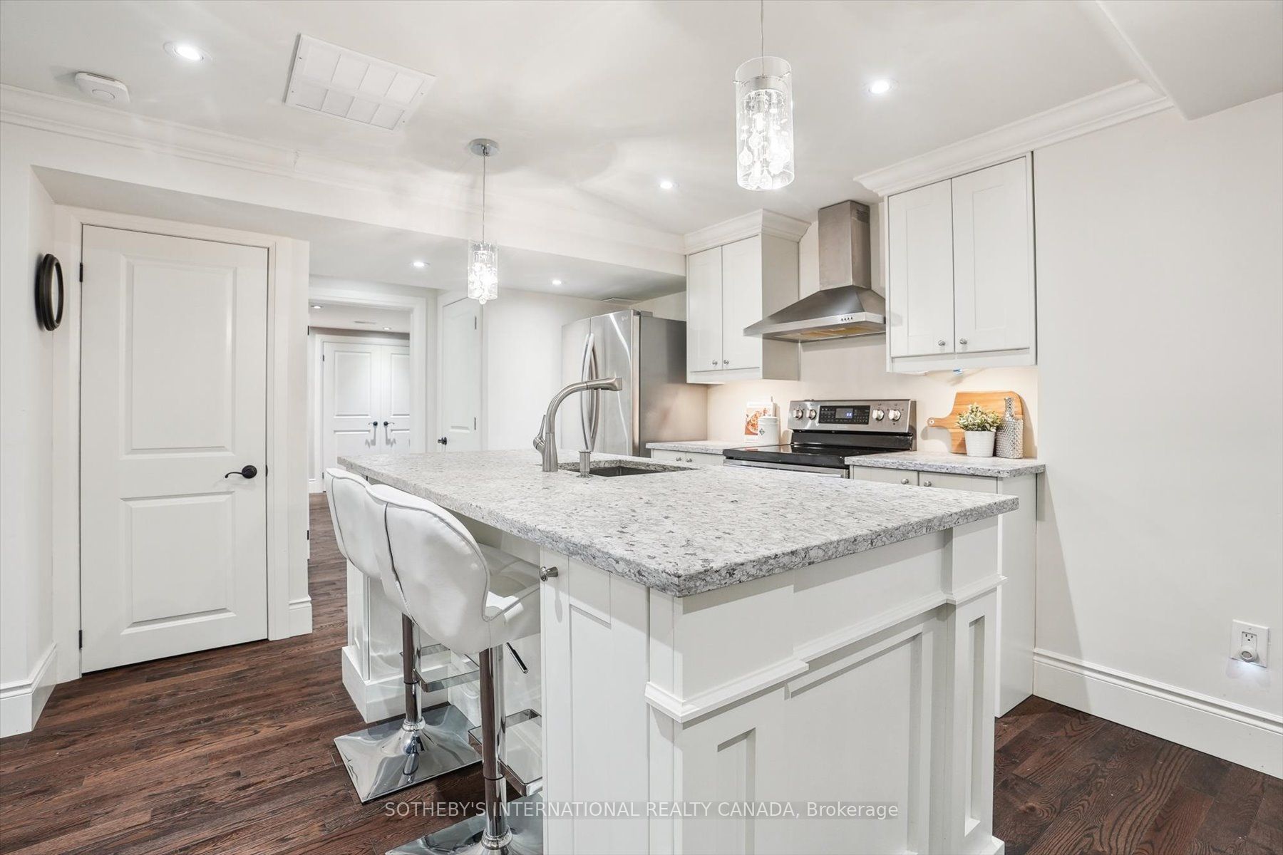 1662 Roundleaf Court Property Photo 32