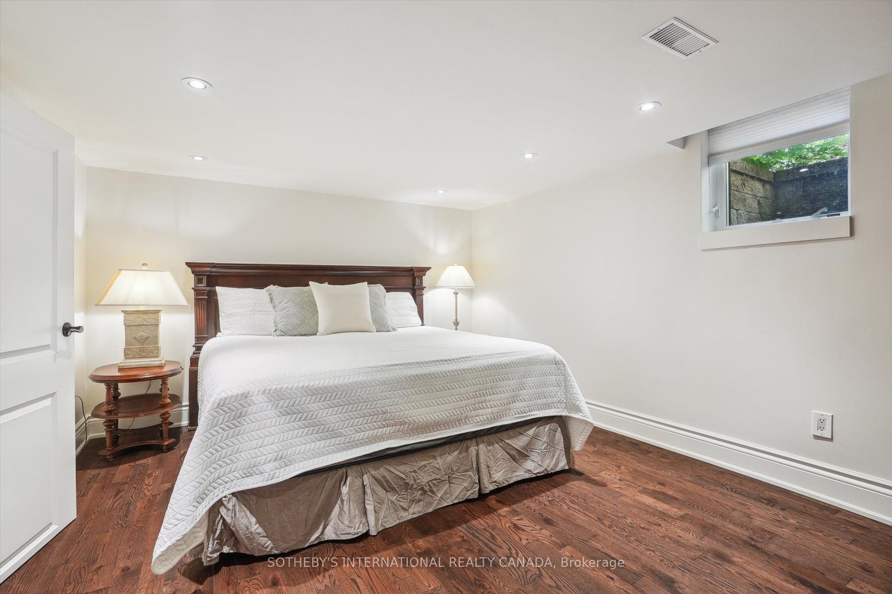 1662 Roundleaf Court Property Photo 35