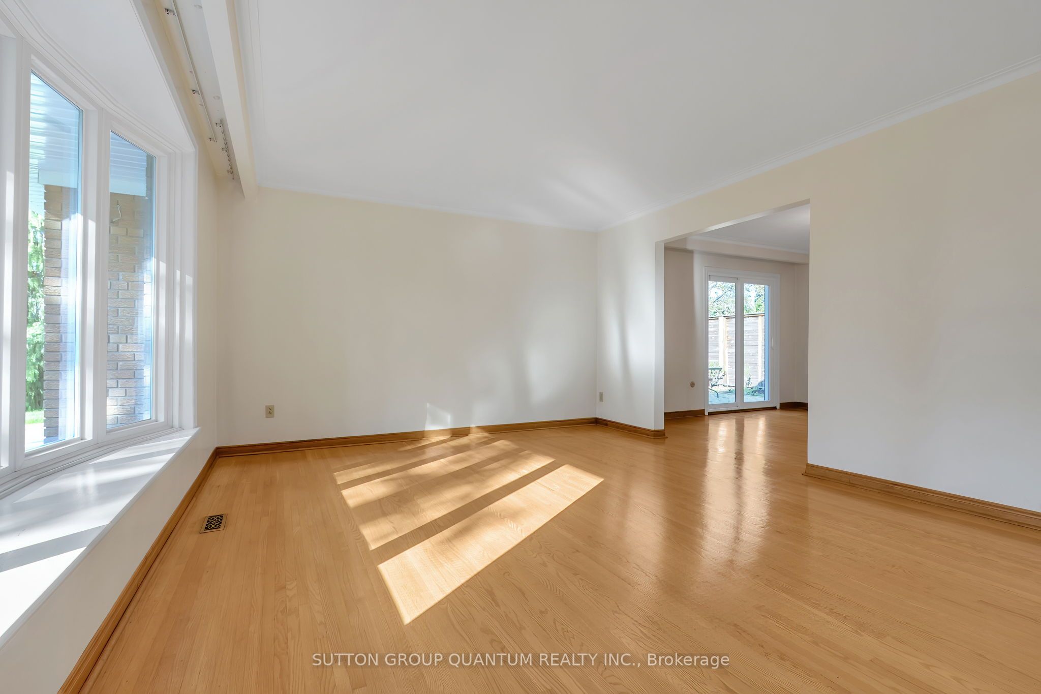 951 Streamway Crescent Property Photo 12
