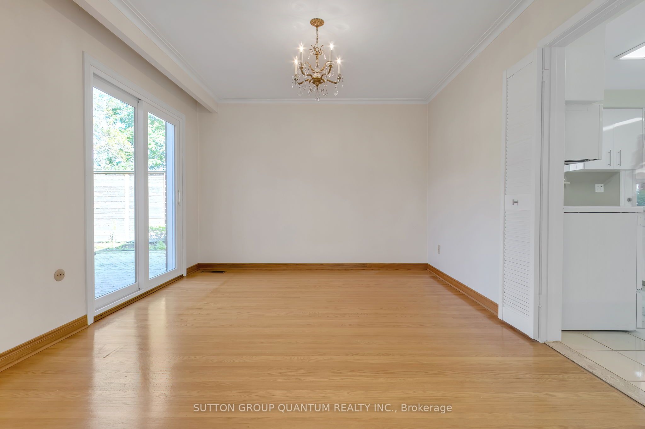 951 Streamway Crescent Property Photo 14