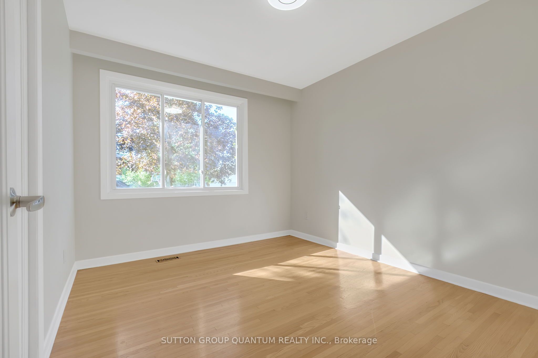 951 Streamway Crescent Property Photo 27