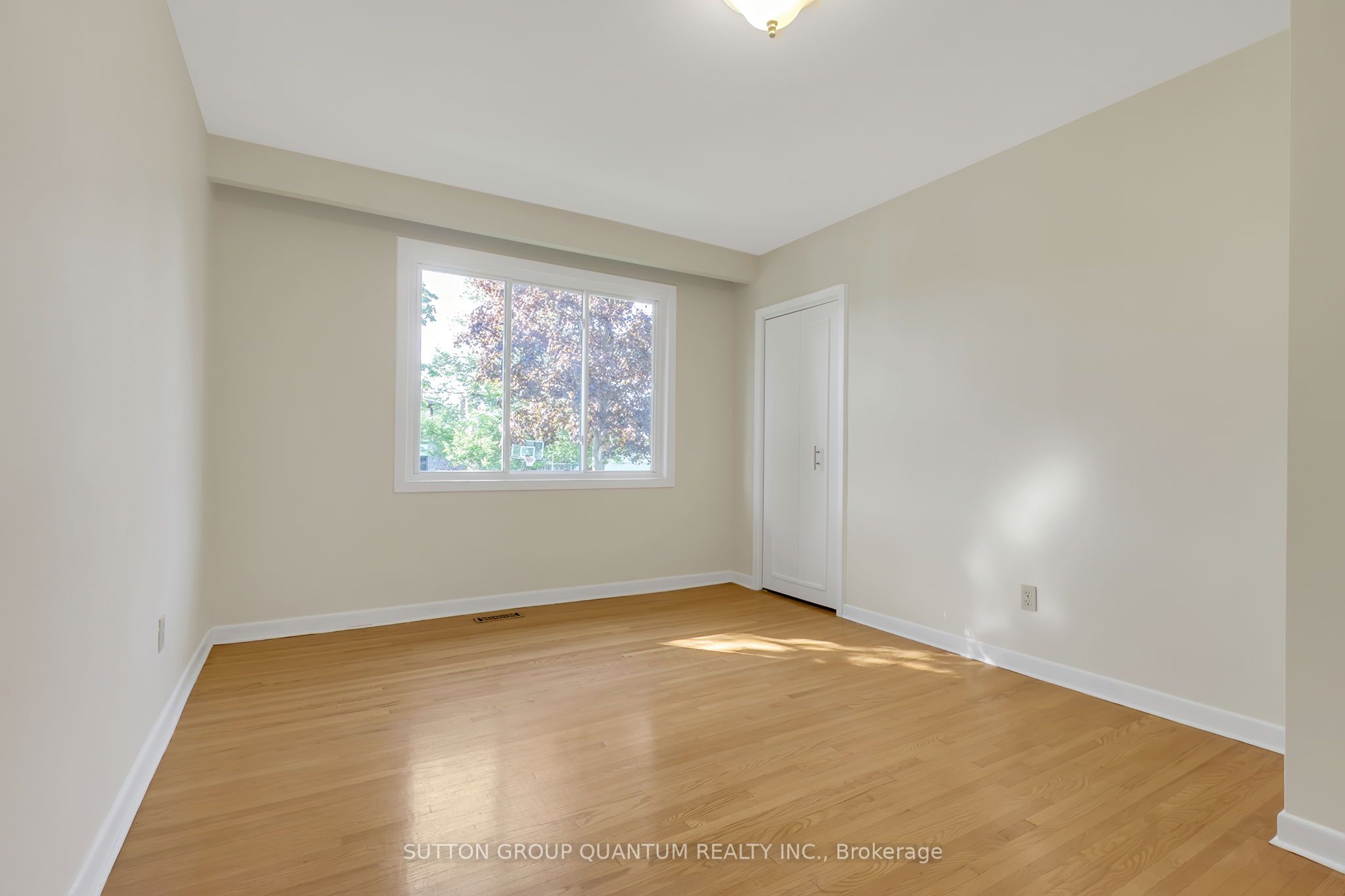 951 Streamway Crescent Property Photo 28