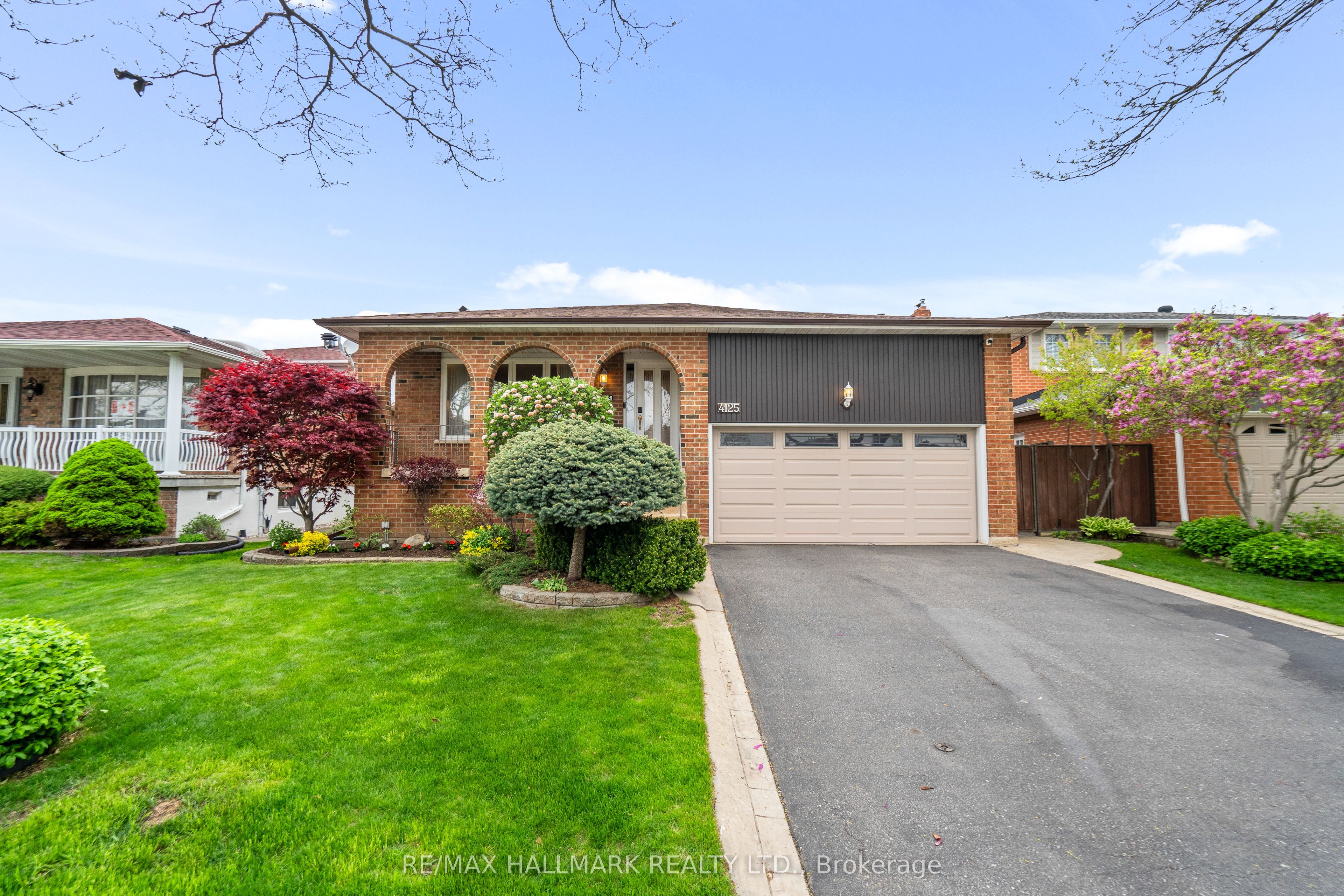 4125 Twine Crescent Property Photo 1