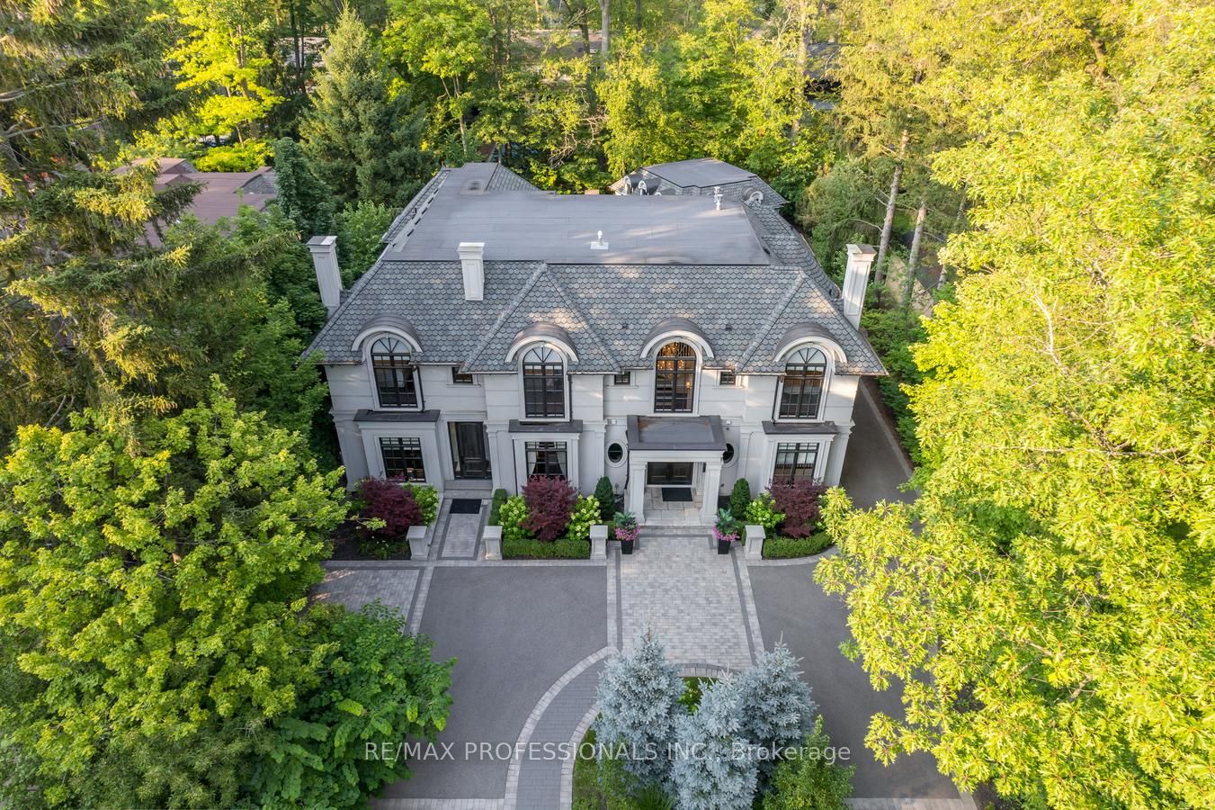 1285 Minaki Road Property Photo 4