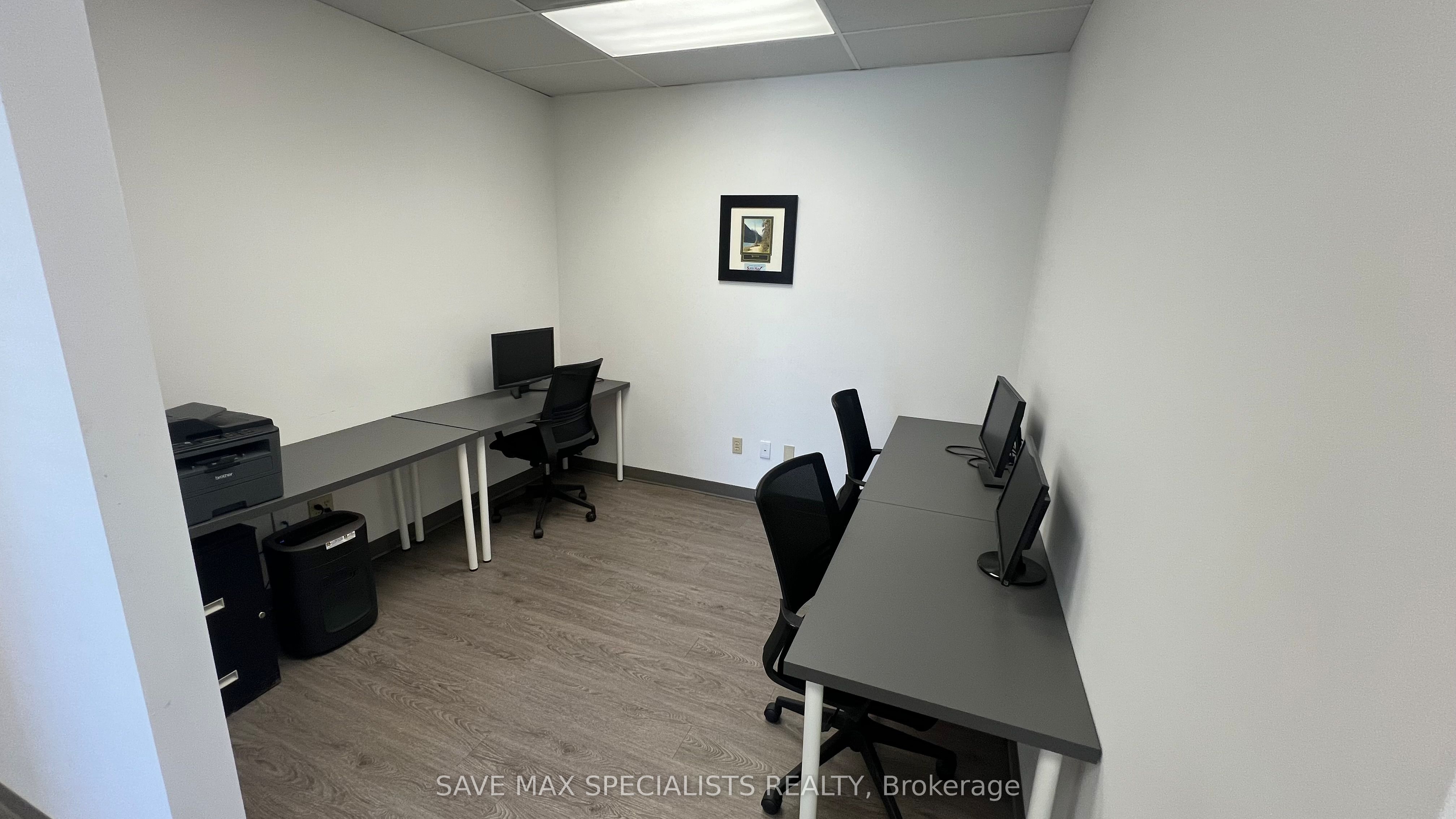 #200 - 2595 Skymark Avenue Property Photo 6